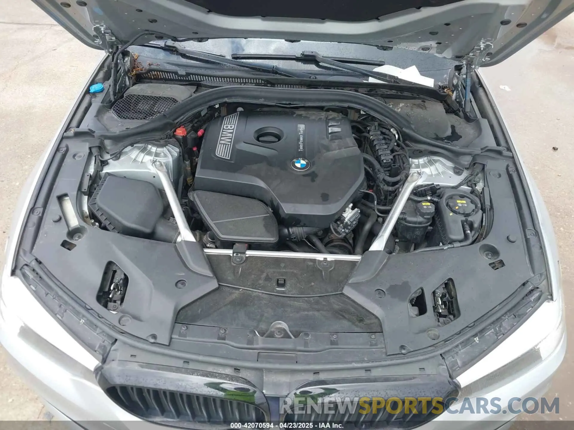 10 fotografías del automóvil dañado WBAJA5C58KBX88133 BMW 530I 2019