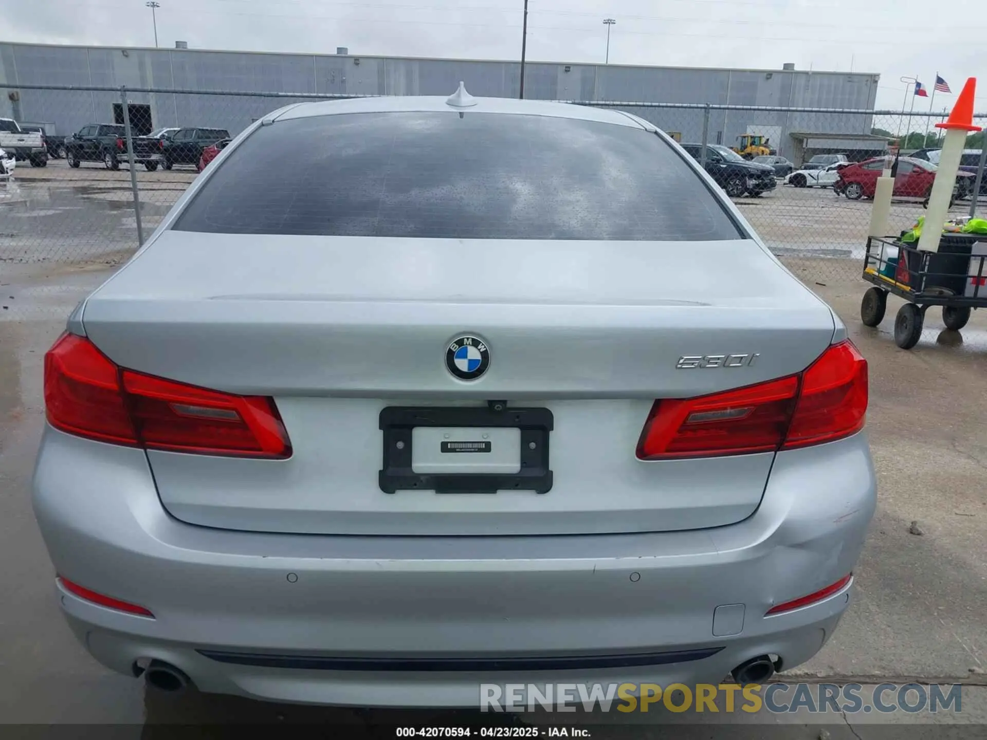 16 fotografías del automóvil dañado WBAJA5C58KBX88133 BMW 530I 2019
