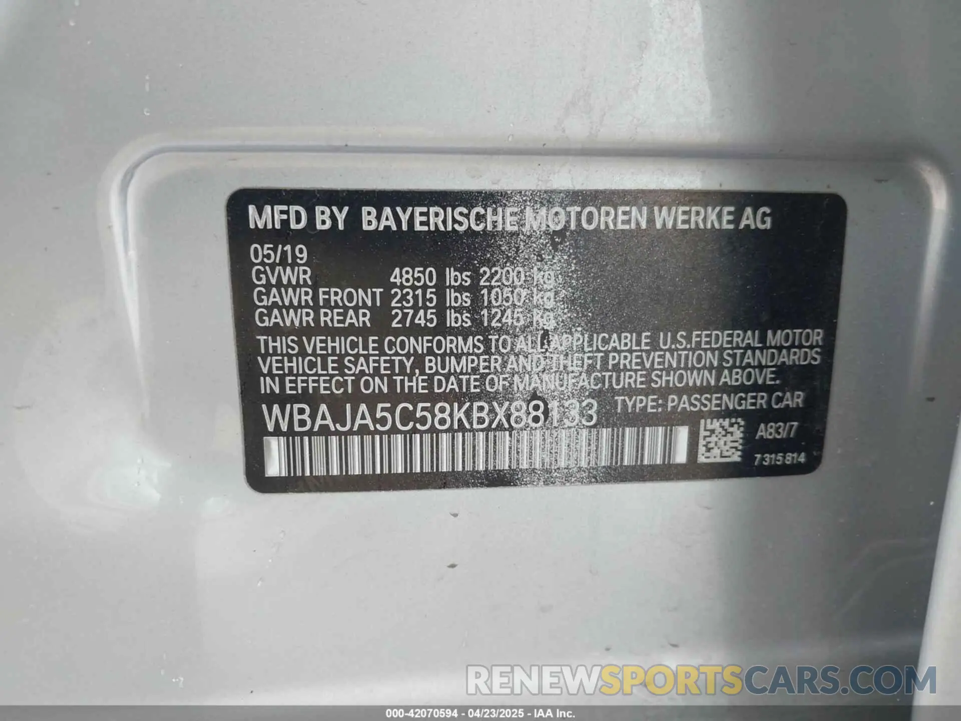 18 fotografías del automóvil dañado WBAJA5C58KBX88133 BMW 530I 2019