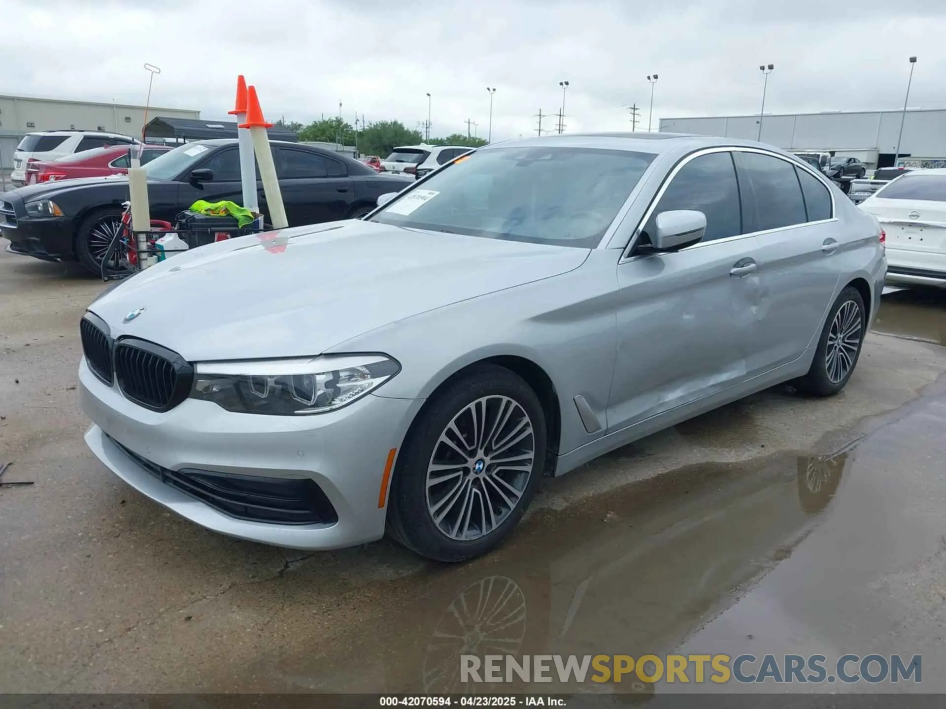 2 fotografías del automóvil dañado WBAJA5C58KBX88133 BMW 530I 2019
