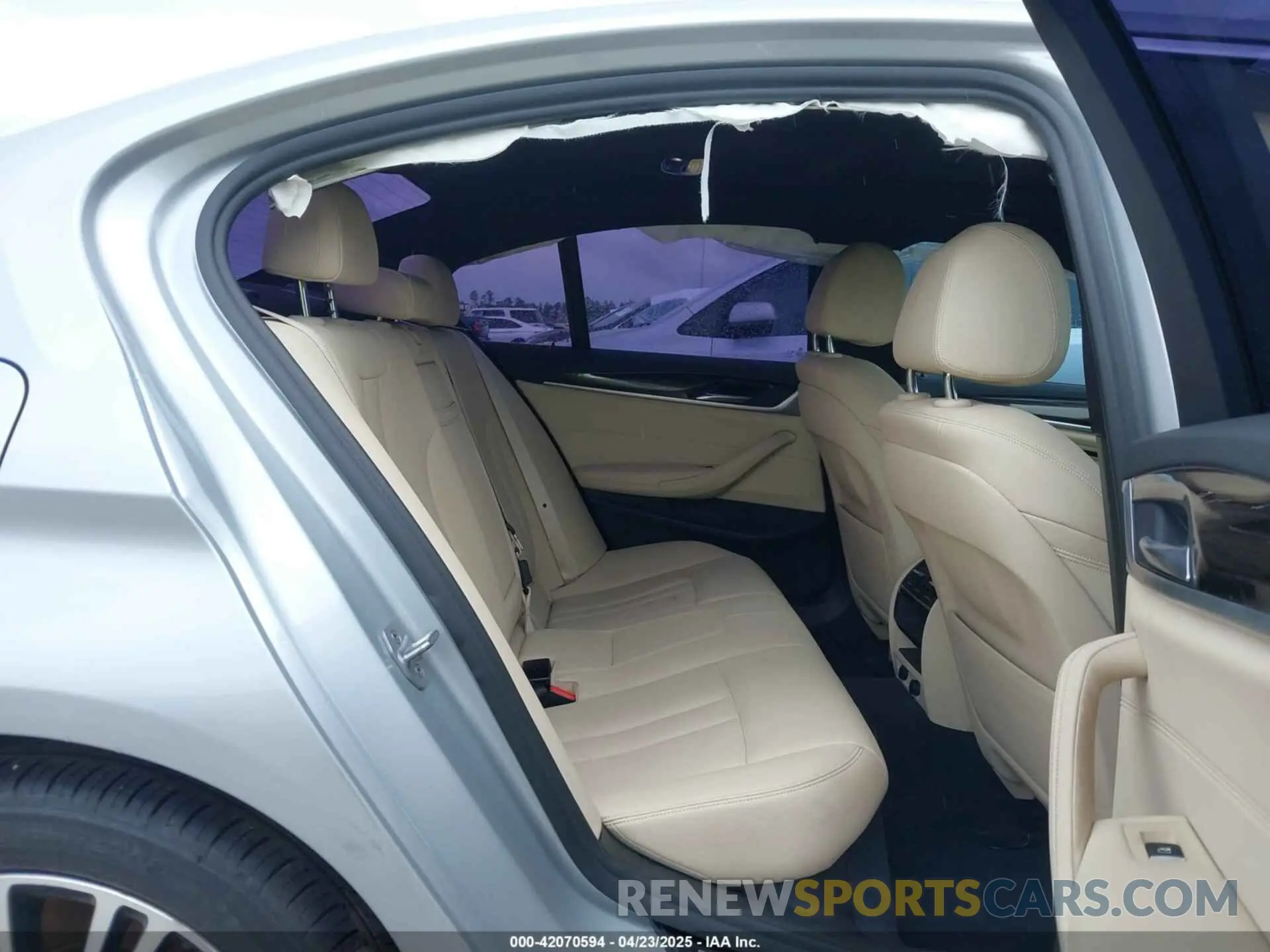 8 fotografías del automóvil dañado WBAJA5C58KBX88133 BMW 530I 2019