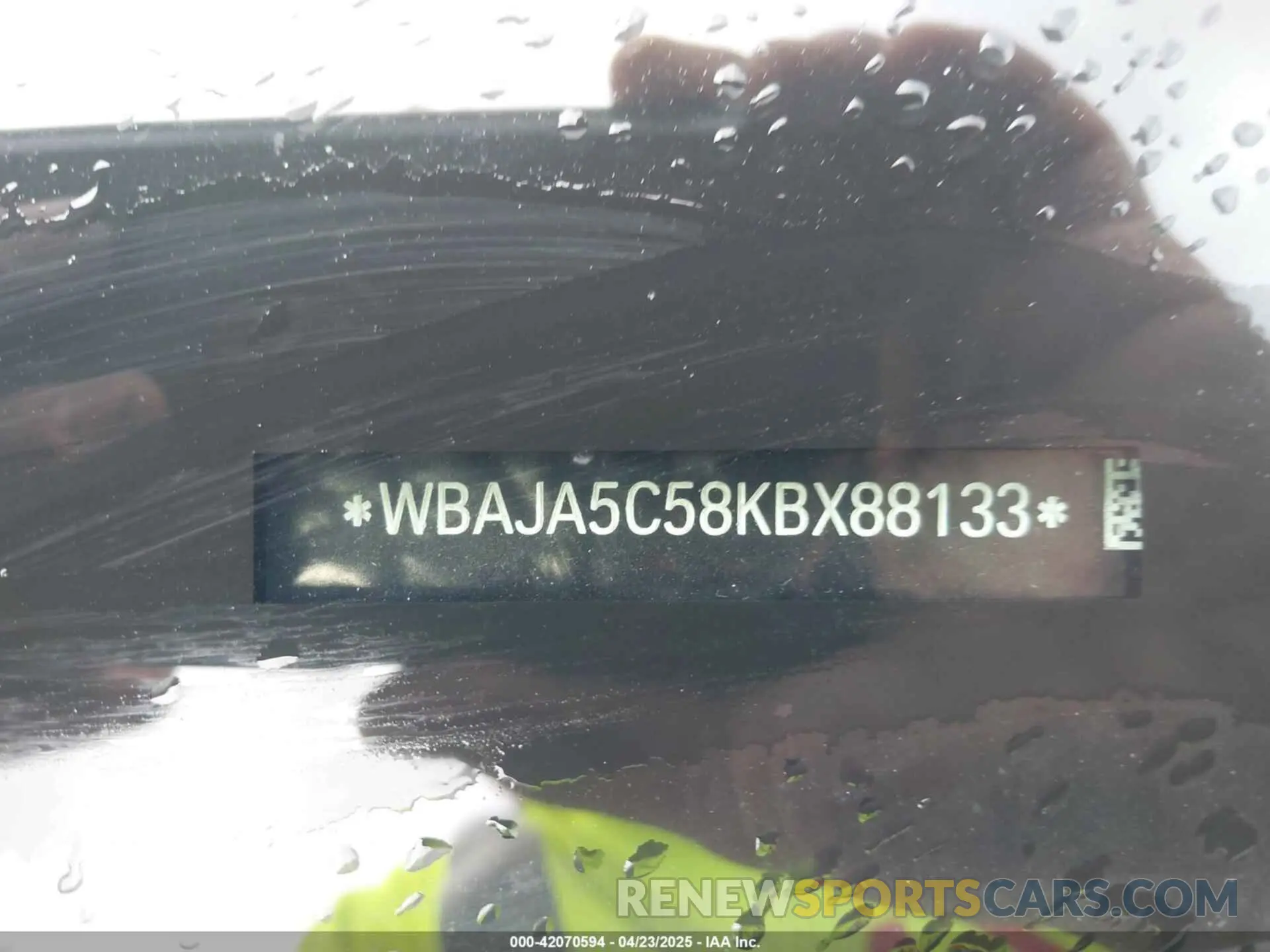 9 fotografías del automóvil dañado WBAJA5C58KBX88133 BMW 530I 2019