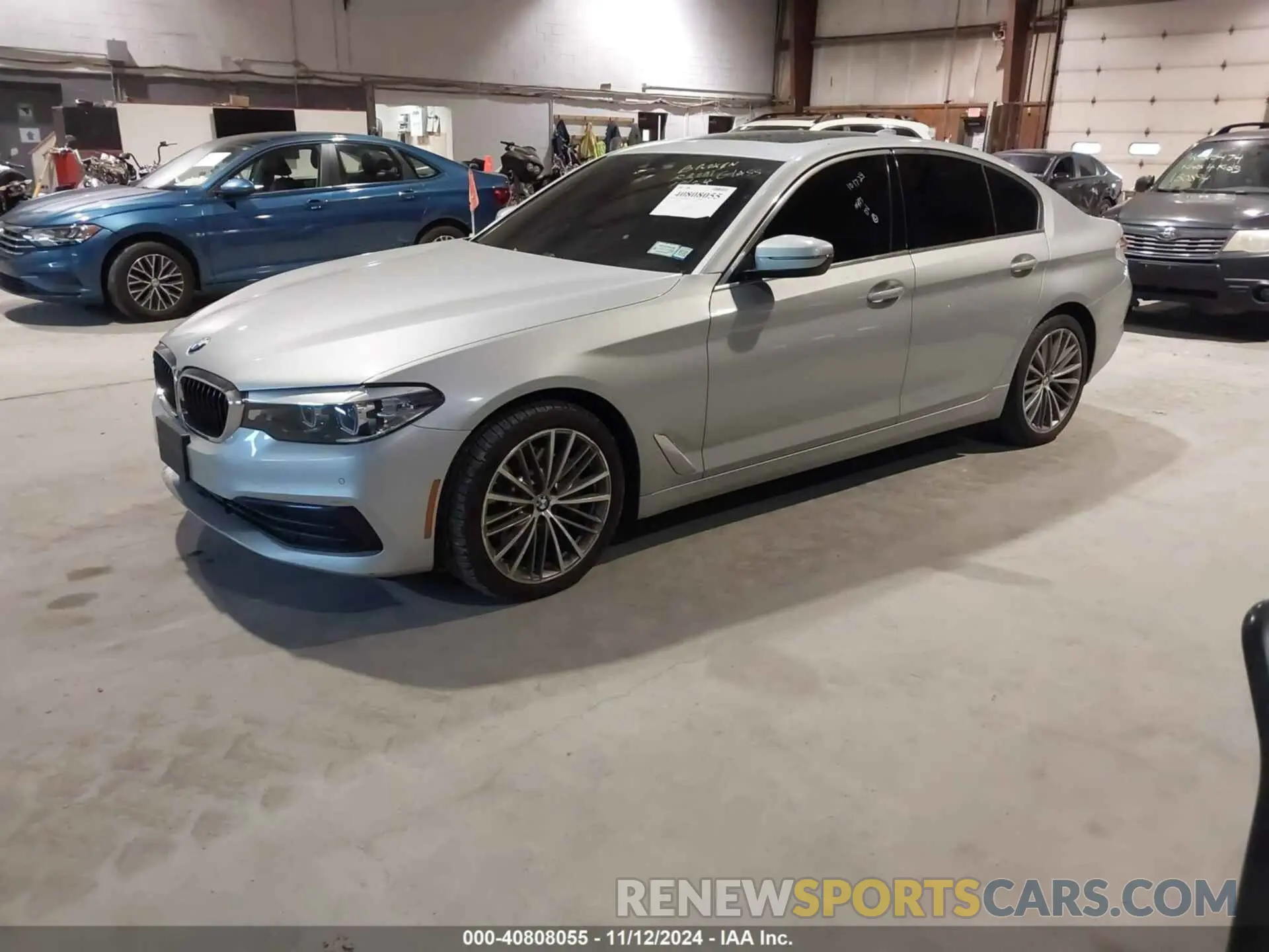 2 fotografías del automóvil dañado WBAJA5C59KWW35544 BMW 530I 2019