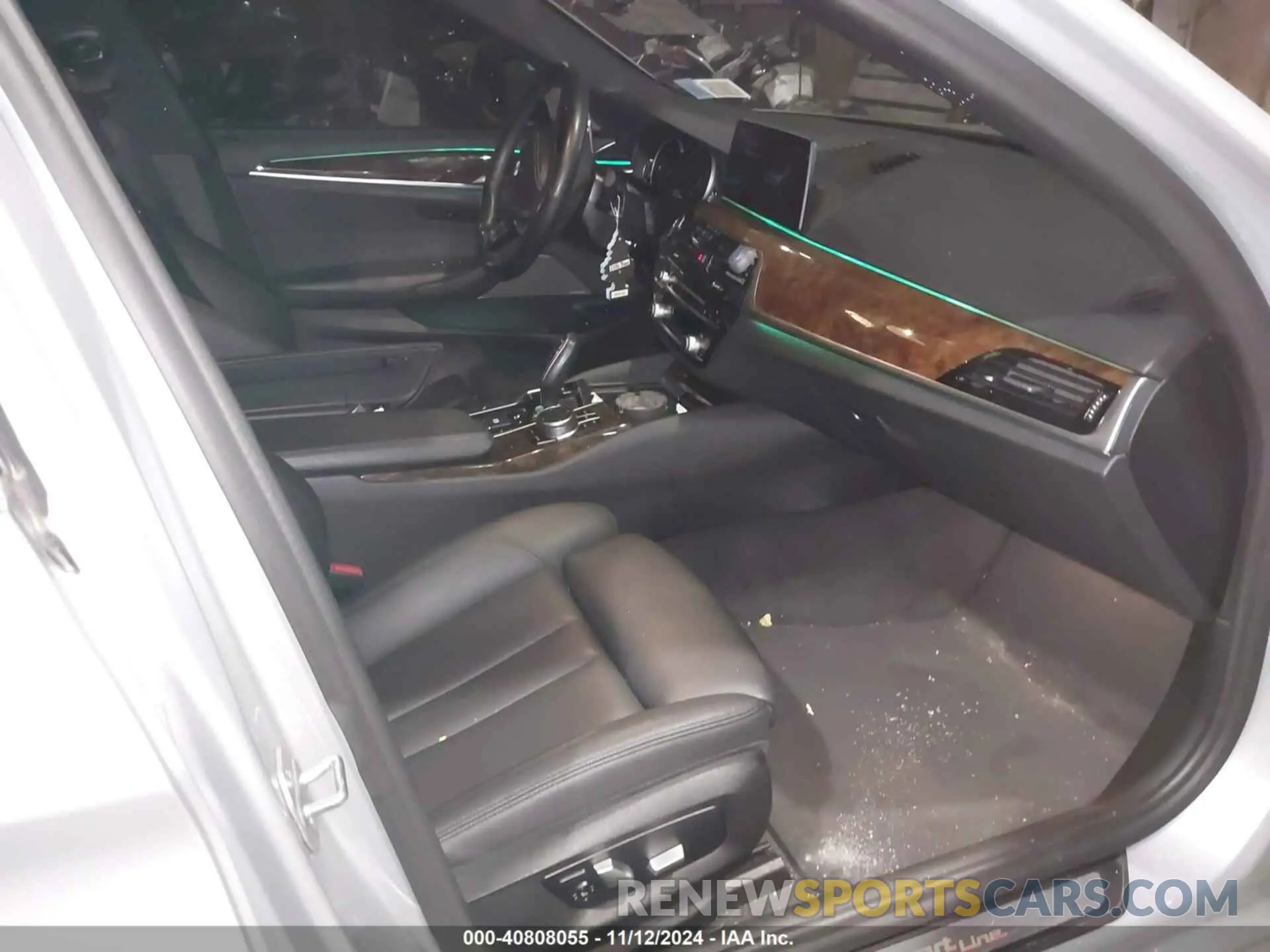 5 fotografías del automóvil dañado WBAJA5C59KWW35544 BMW 530I 2019