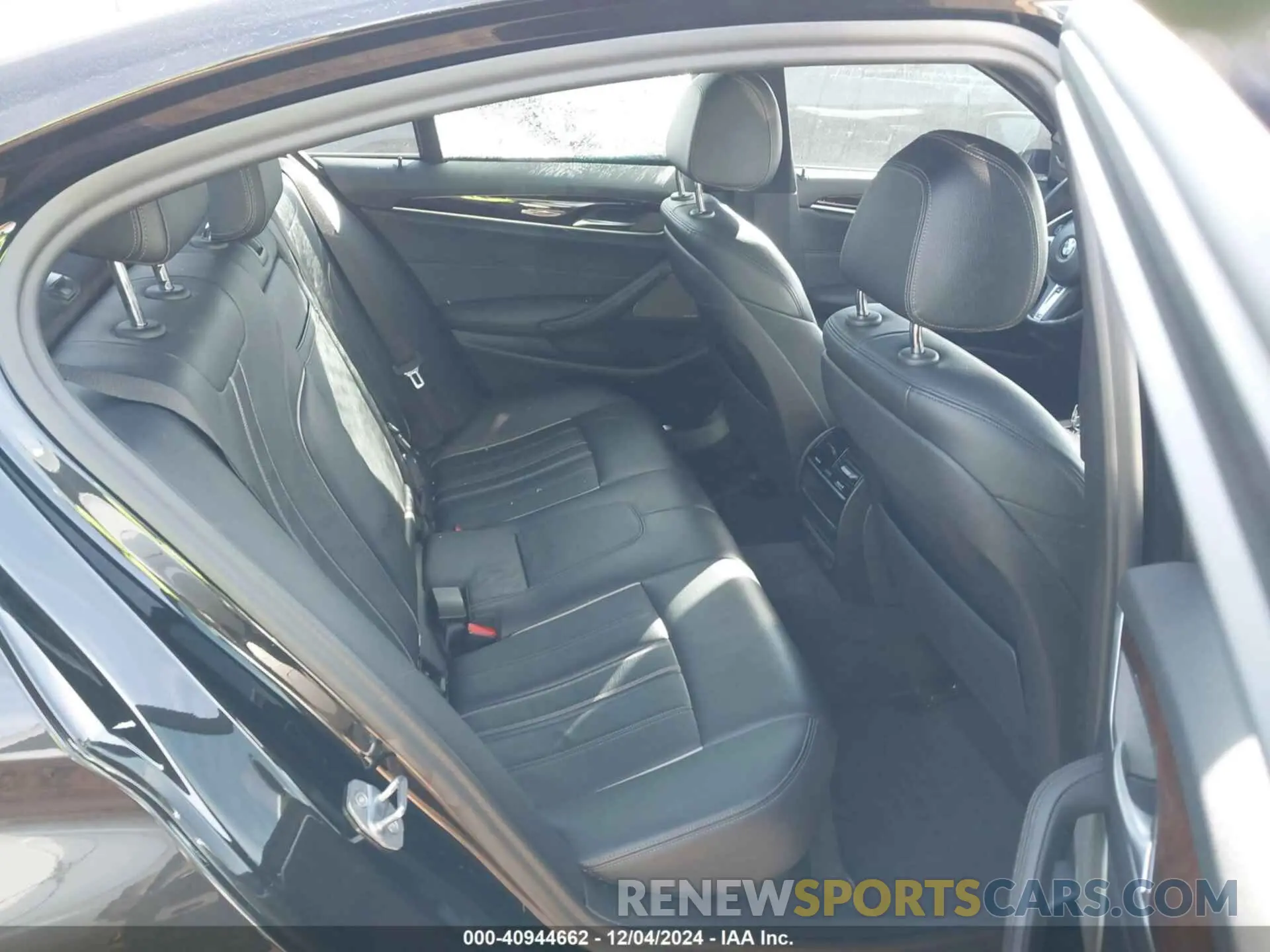 8 fotografías del automóvil dañado WBAJA7C54KG911232 BMW 530I 2019
