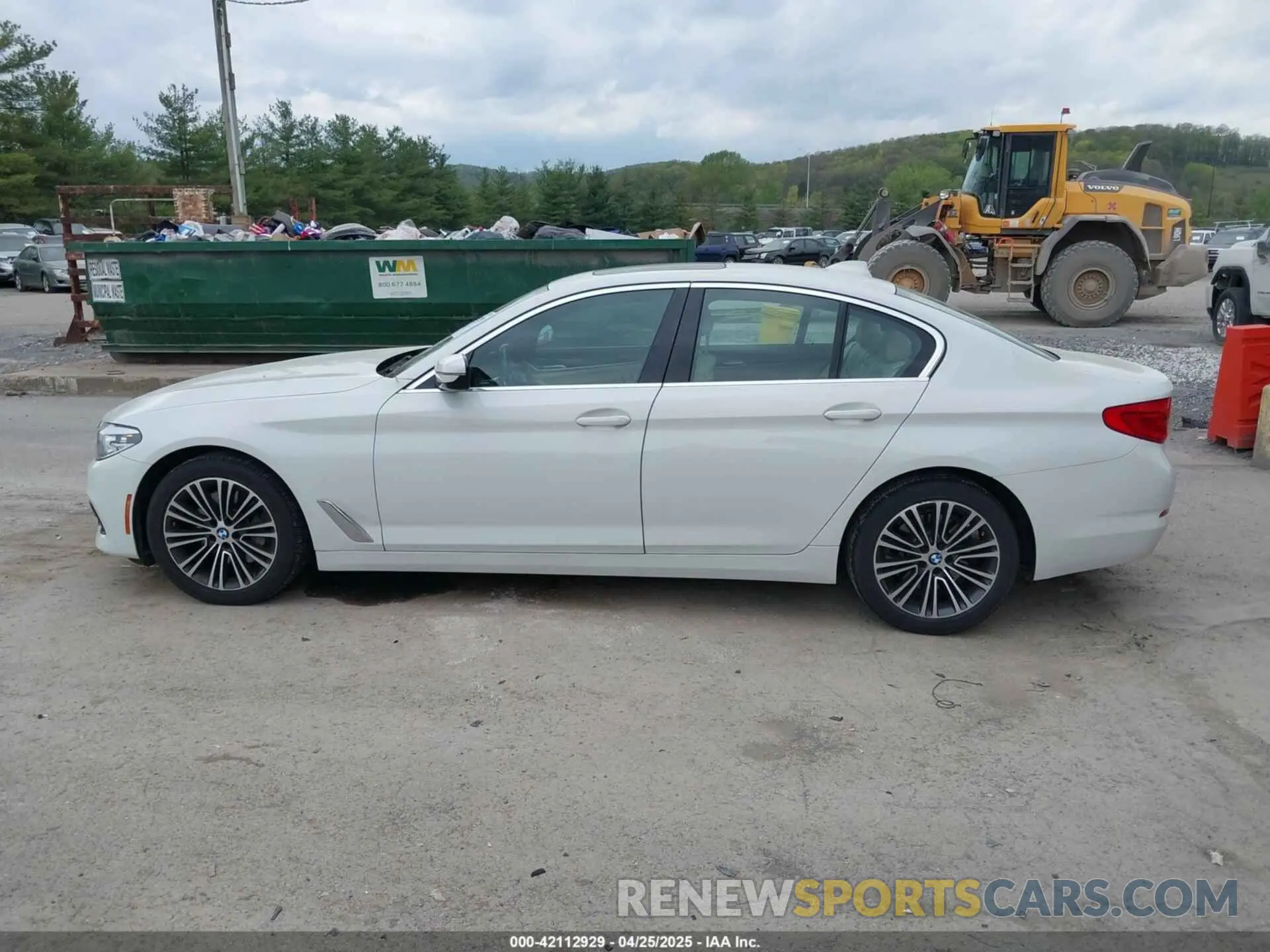 14 fotografías del automóvil dañado WBAJA7C54KWW17660 BMW 530I 2019