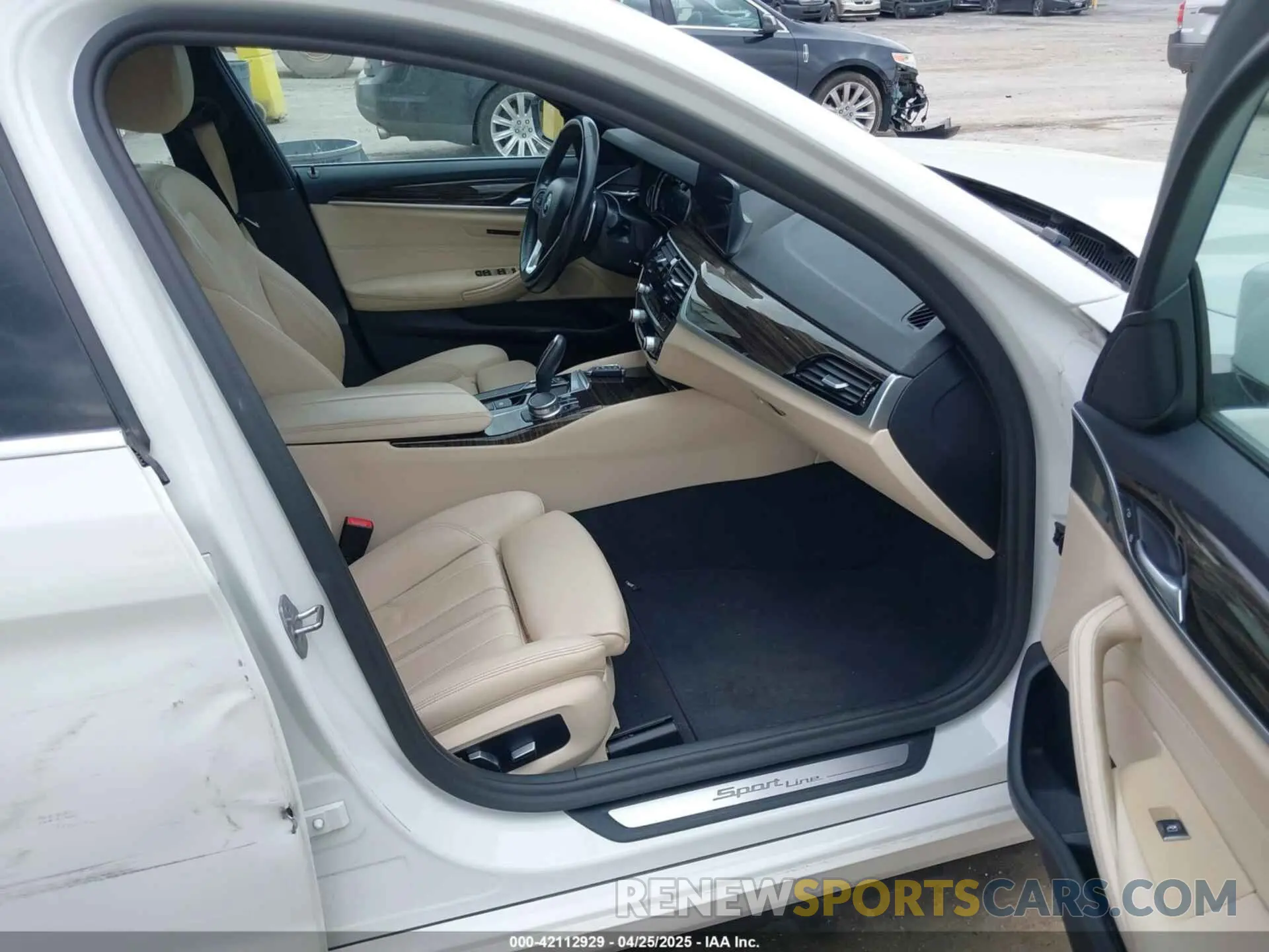 5 fotografías del automóvil dañado WBAJA7C54KWW17660 BMW 530I 2019