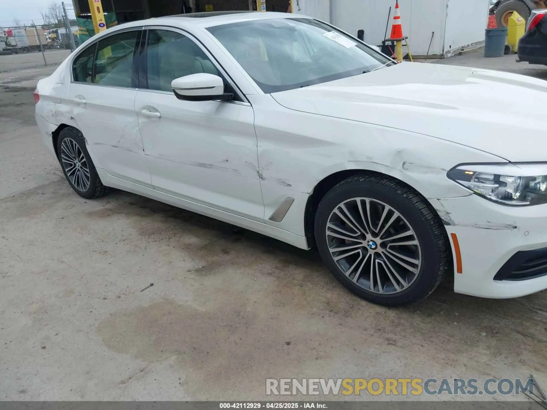 6 fotografías del automóvil dañado WBAJA7C54KWW17660 BMW 530I 2019