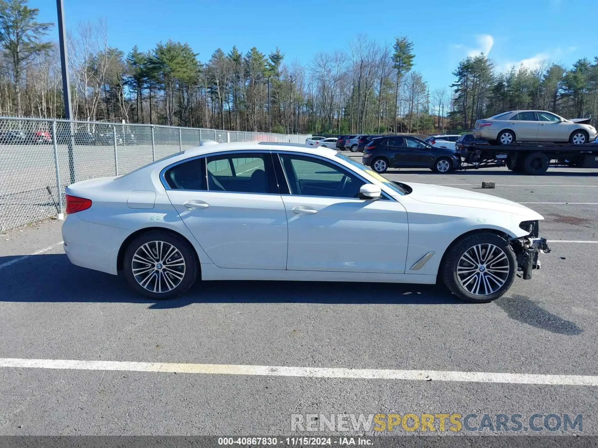 14 fotografías del automóvil dañado WBAJA7C58KG911962 BMW 530I 2019