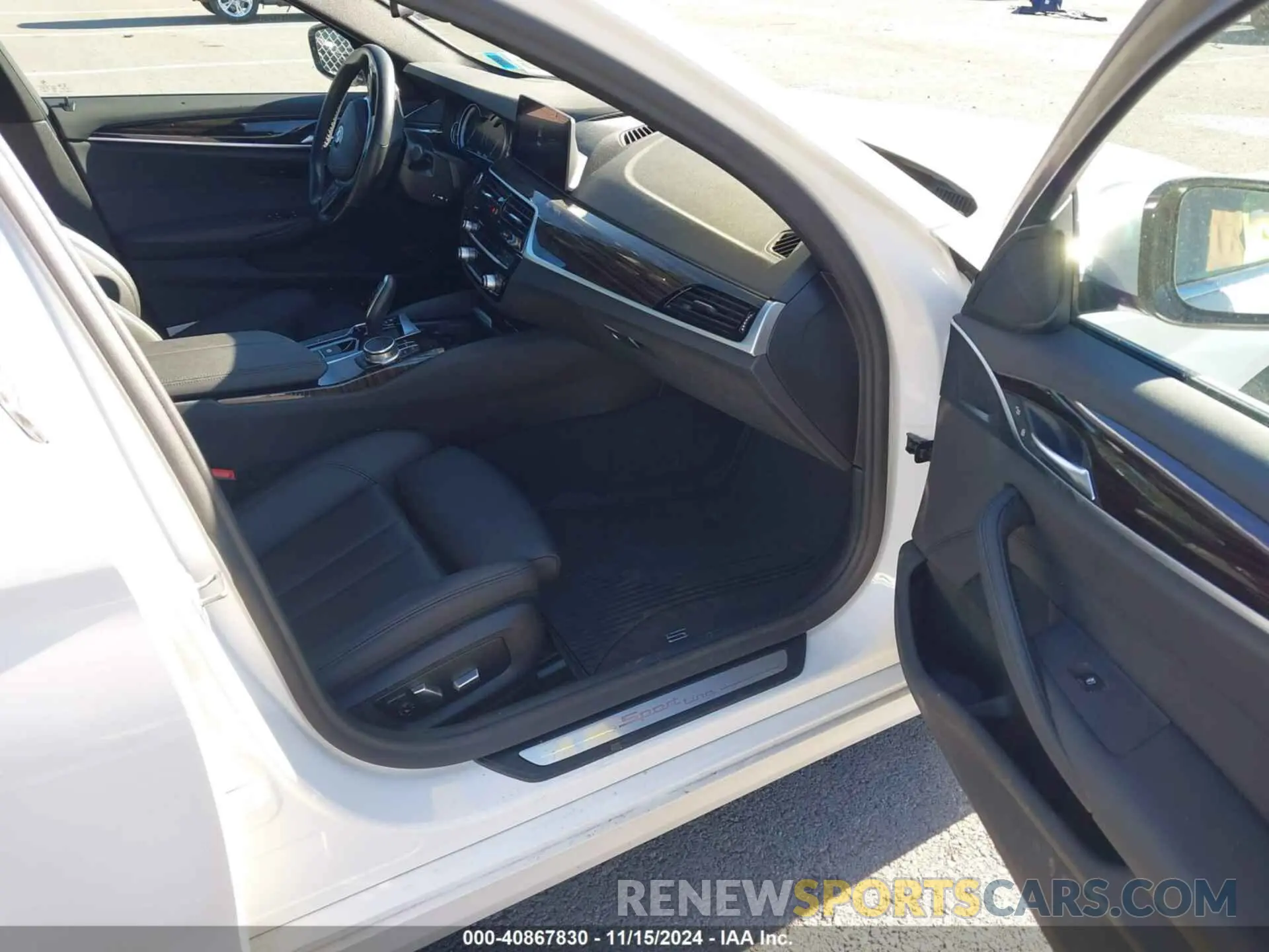 5 fotografías del automóvil dañado WBAJA7C58KG911962 BMW 530I 2019