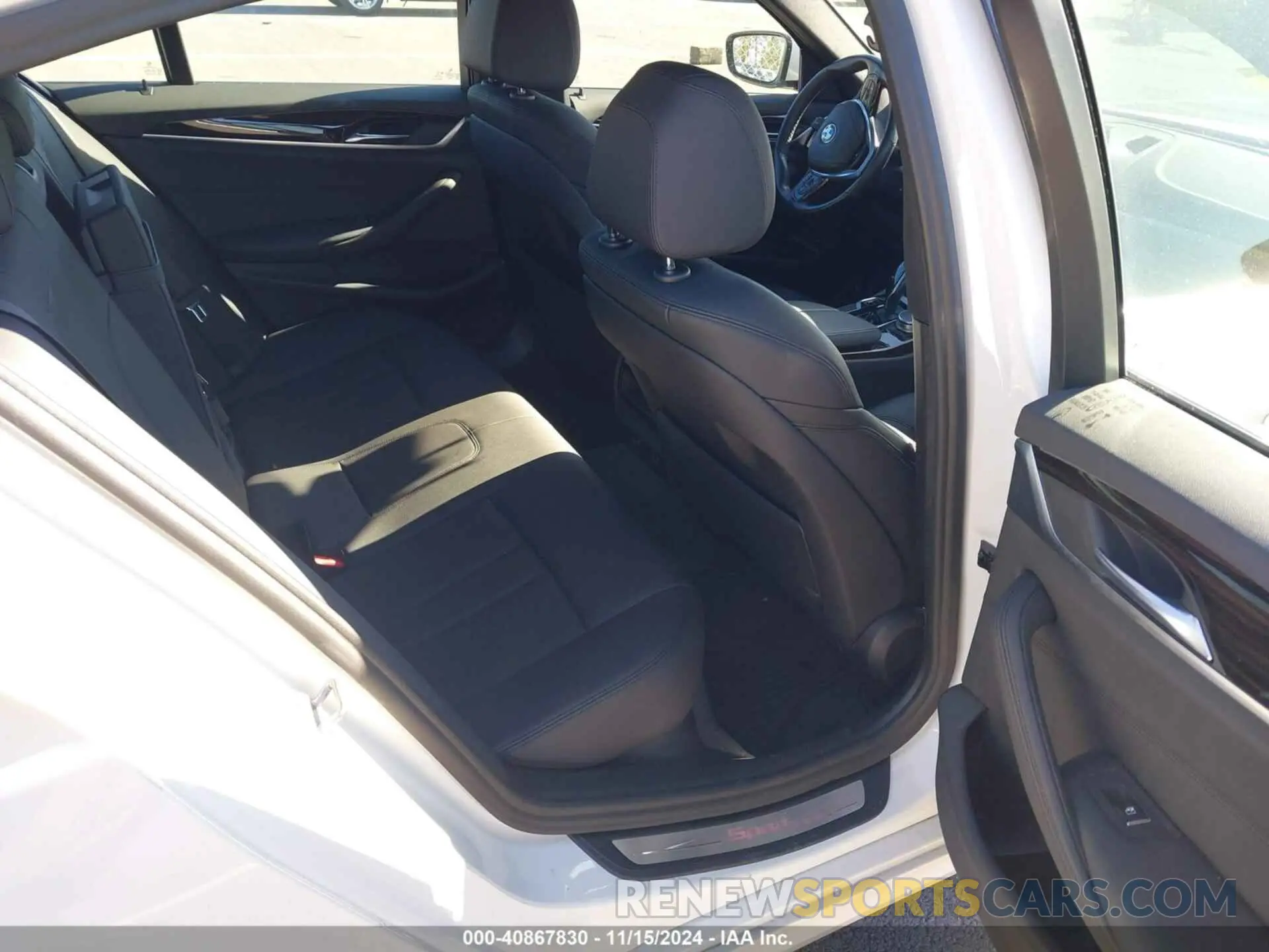 8 fotografías del automóvil dañado WBAJA7C58KG911962 BMW 530I 2019