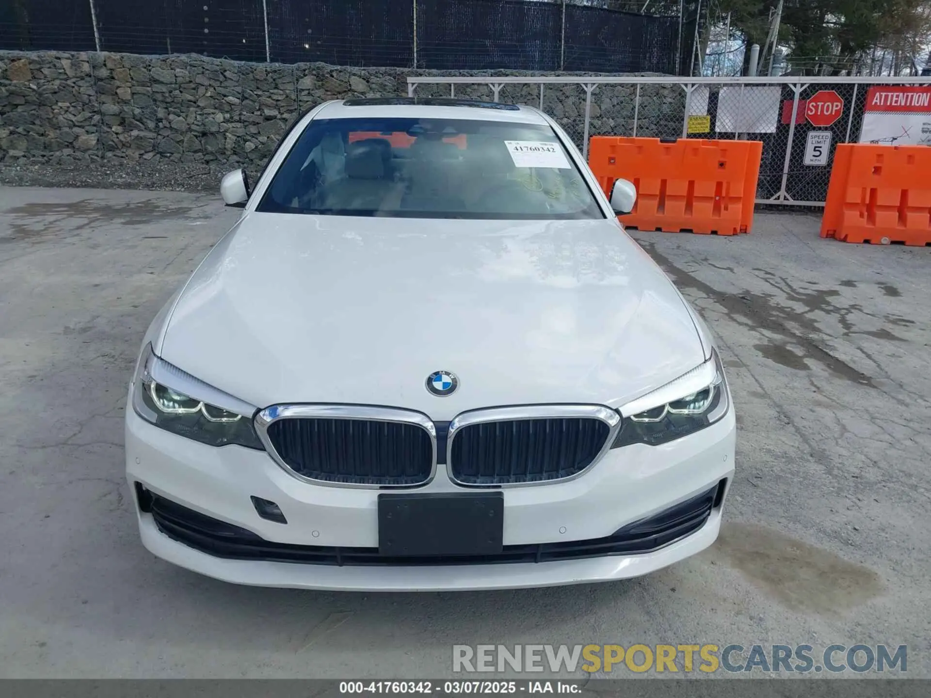 12 fotografías del automóvil dañado WBAJA7C5XKWW23351 BMW 530I 2019