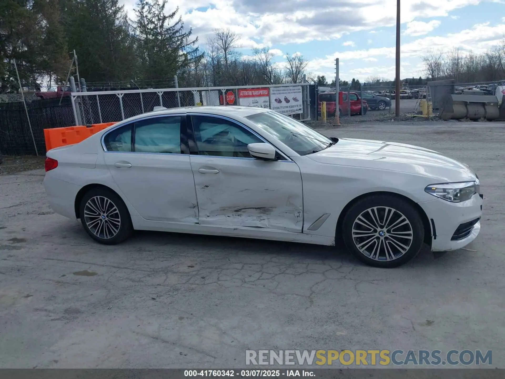 13 fotografías del automóvil dañado WBAJA7C5XKWW23351 BMW 530I 2019