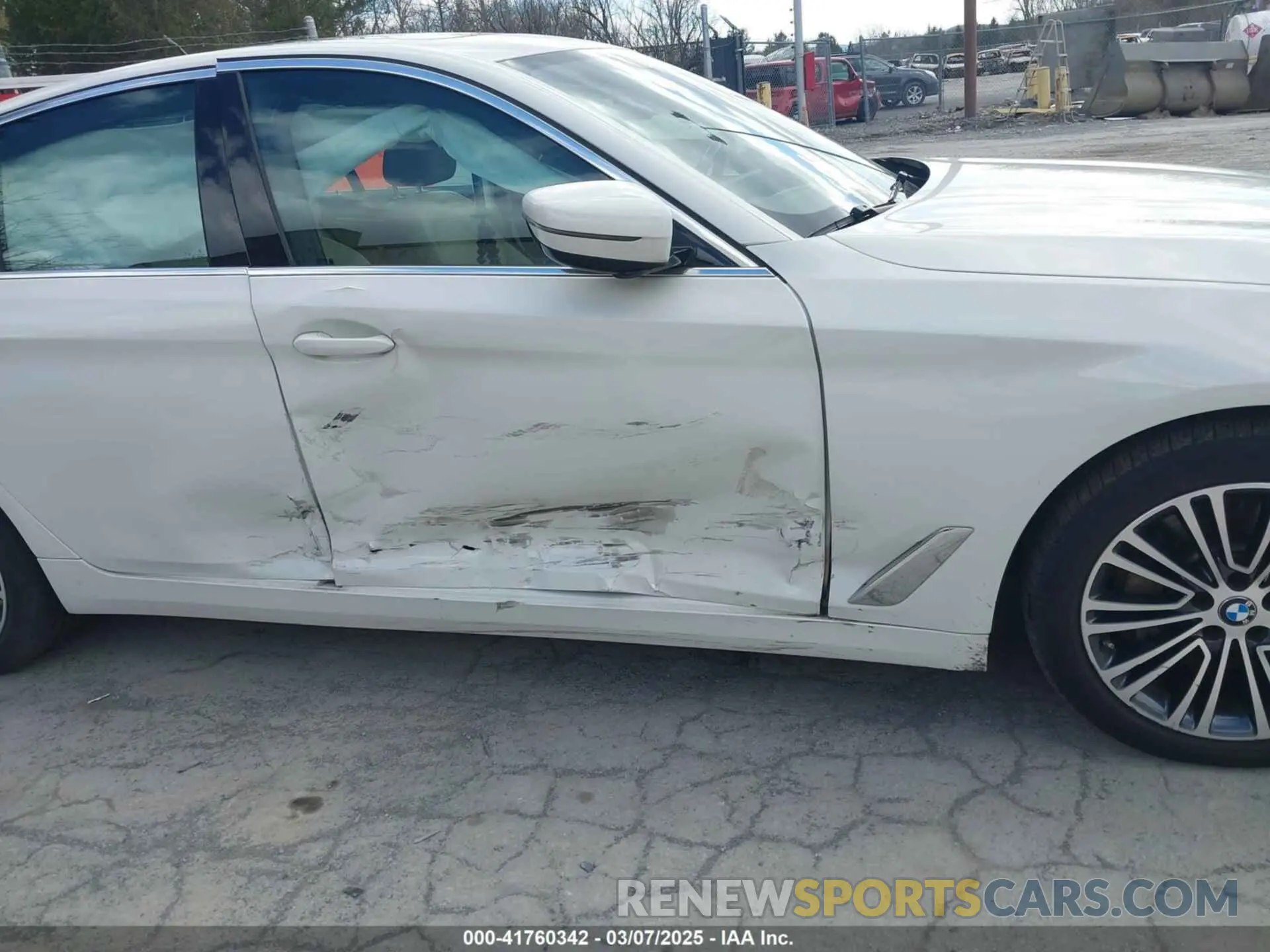 6 fotografías del automóvil dañado WBAJA7C5XKWW23351 BMW 530I 2019