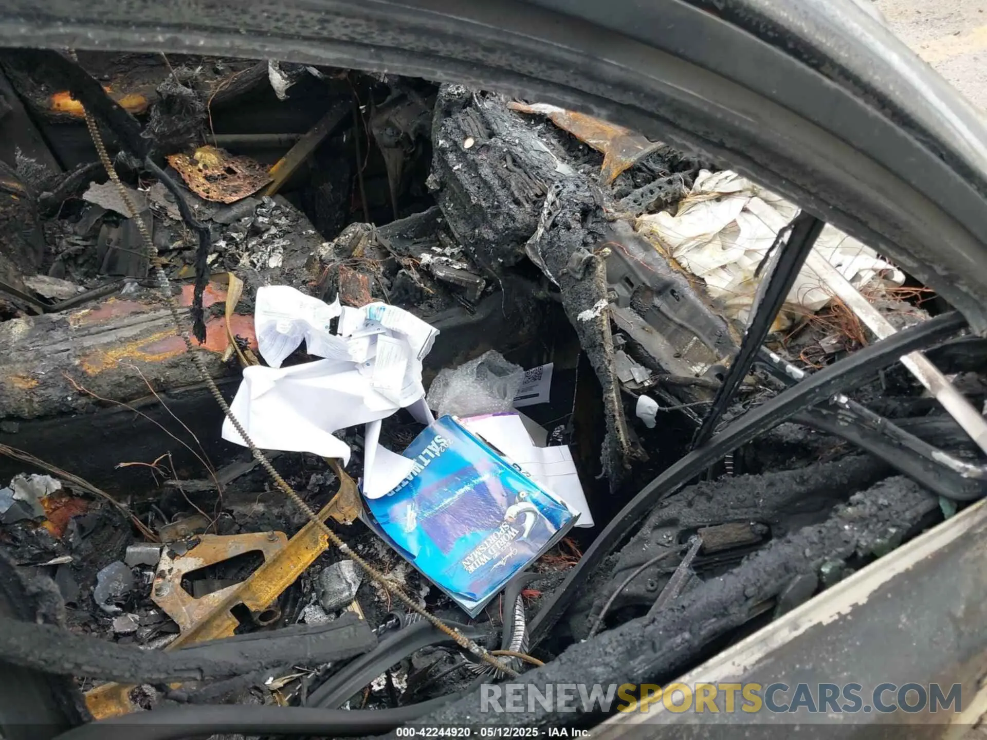 5 fotografías del automóvil dañado WBAJR3C01LWW99984 BMW 530I 2020