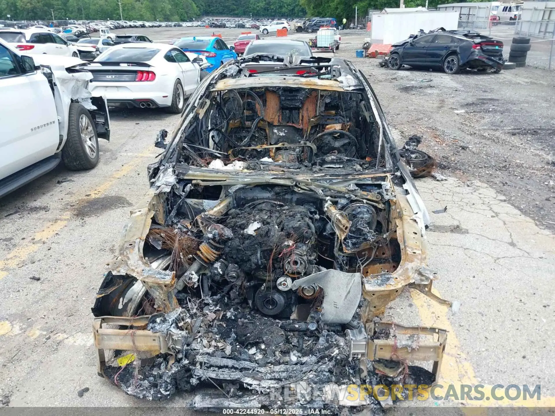 6 fotografías del automóvil dañado WBAJR3C01LWW99984 BMW 530I 2020