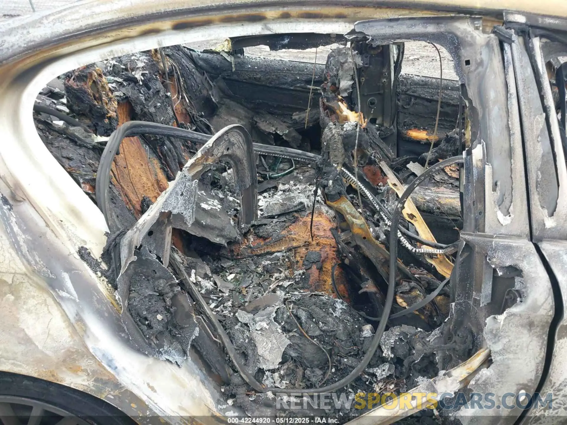 8 fotografías del automóvil dañado WBAJR3C01LWW99984 BMW 530I 2020