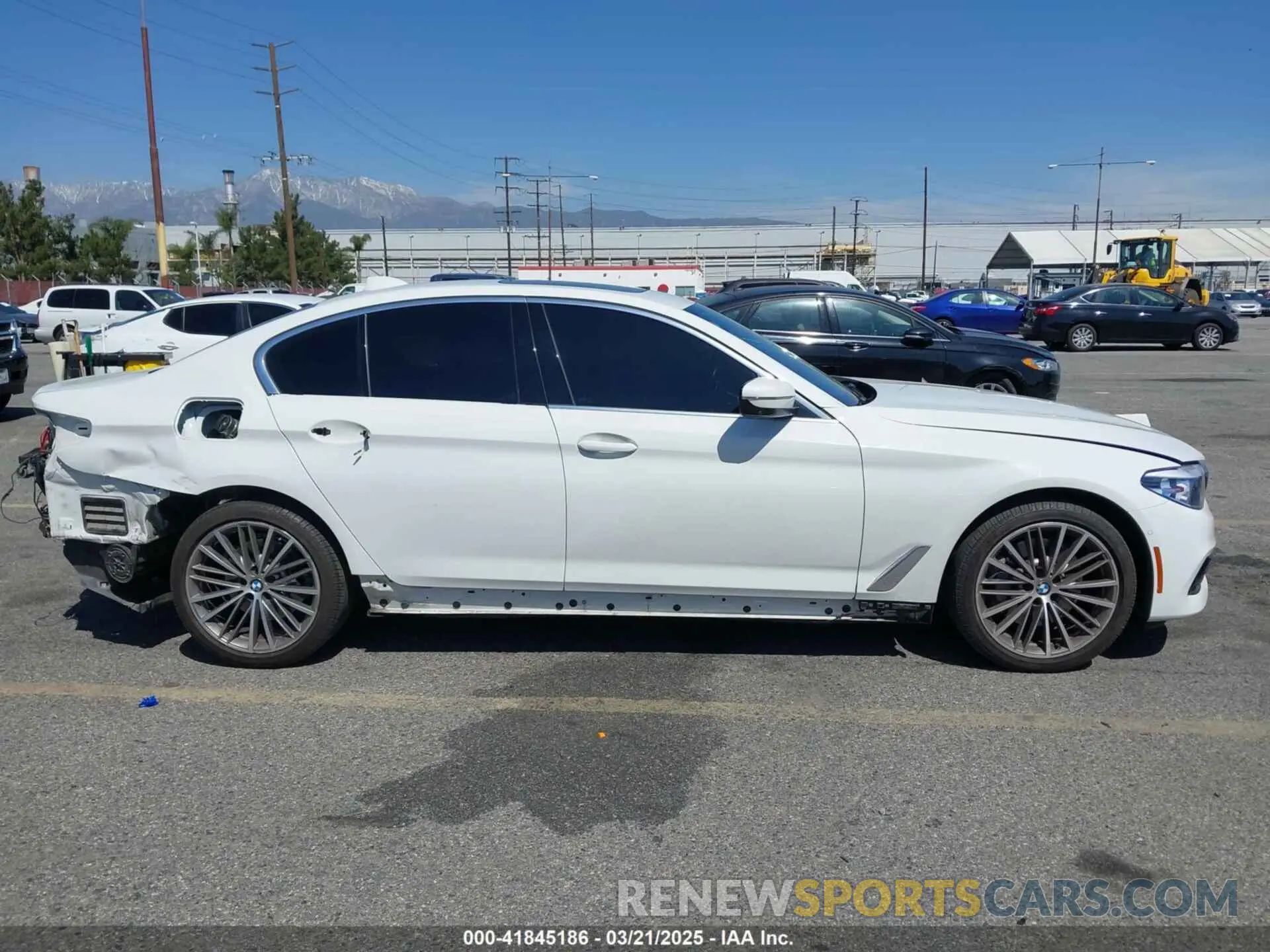 14 fotografías del automóvil dañado WBAJR3C06LCE63836 BMW 530I 2020