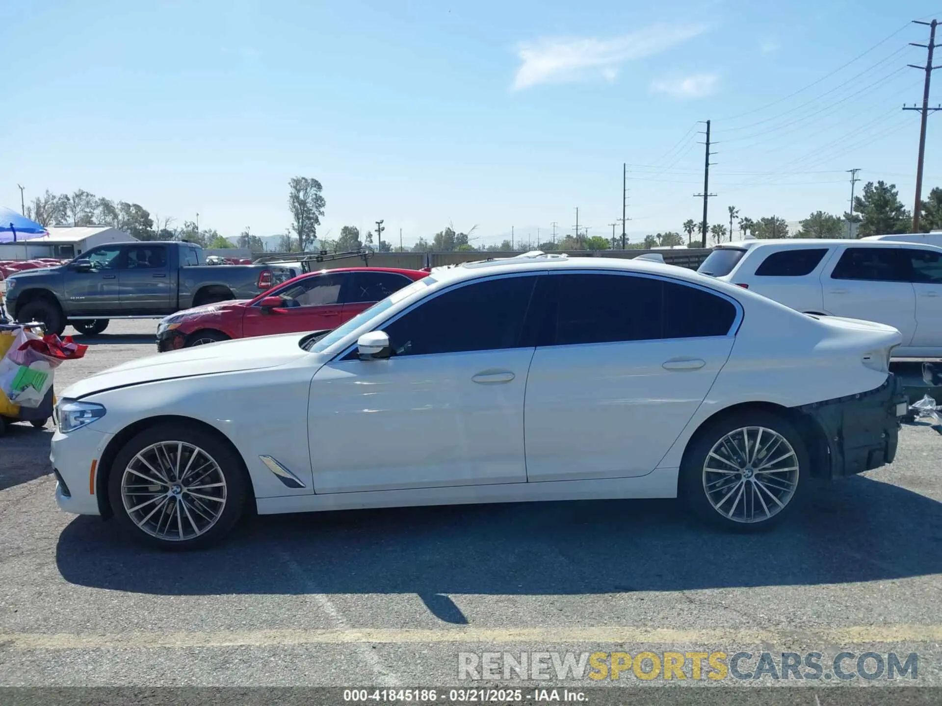 15 fotografías del automóvil dañado WBAJR3C06LCE63836 BMW 530I 2020