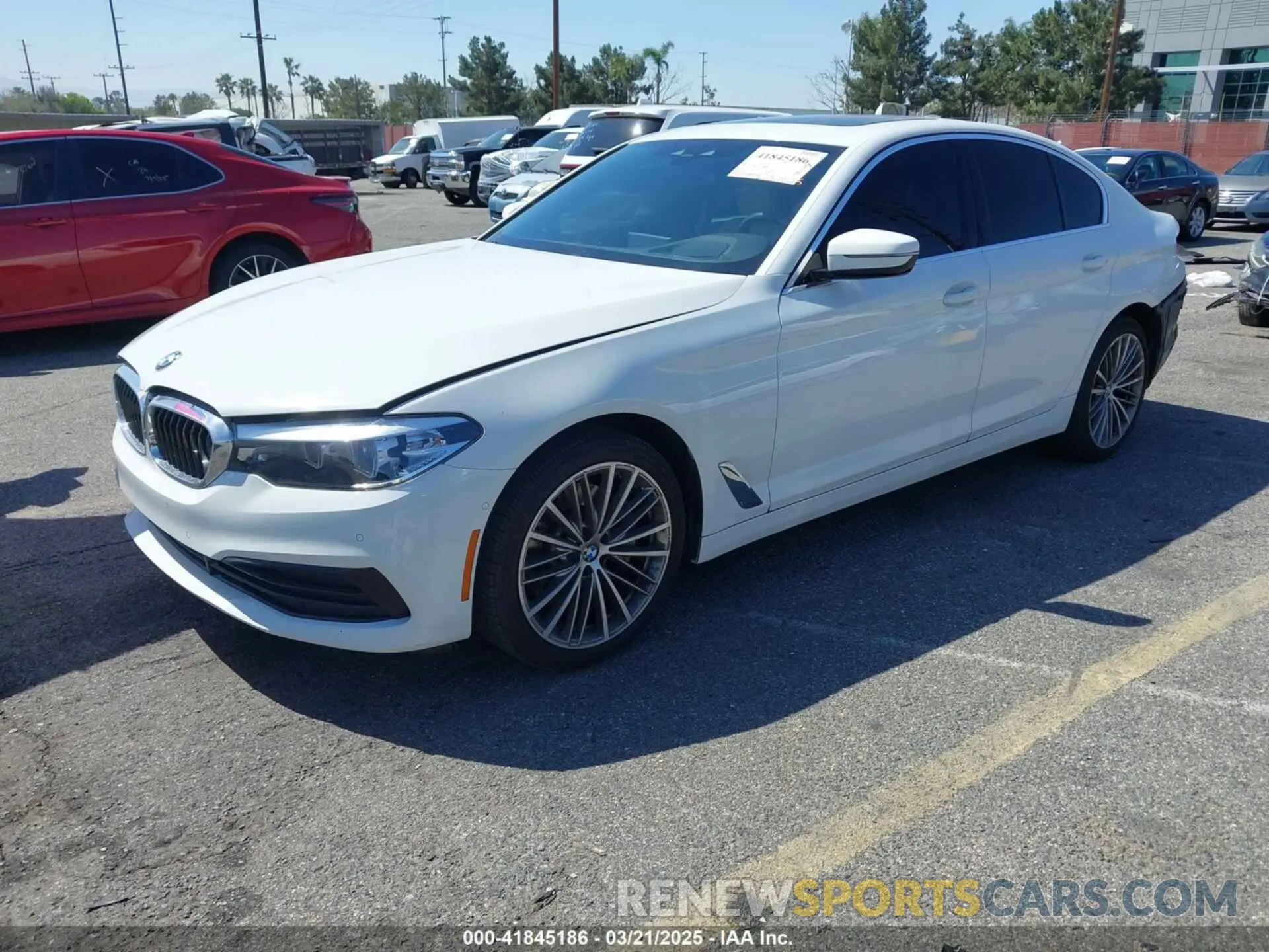2 fotografías del automóvil dañado WBAJR3C06LCE63836 BMW 530I 2020