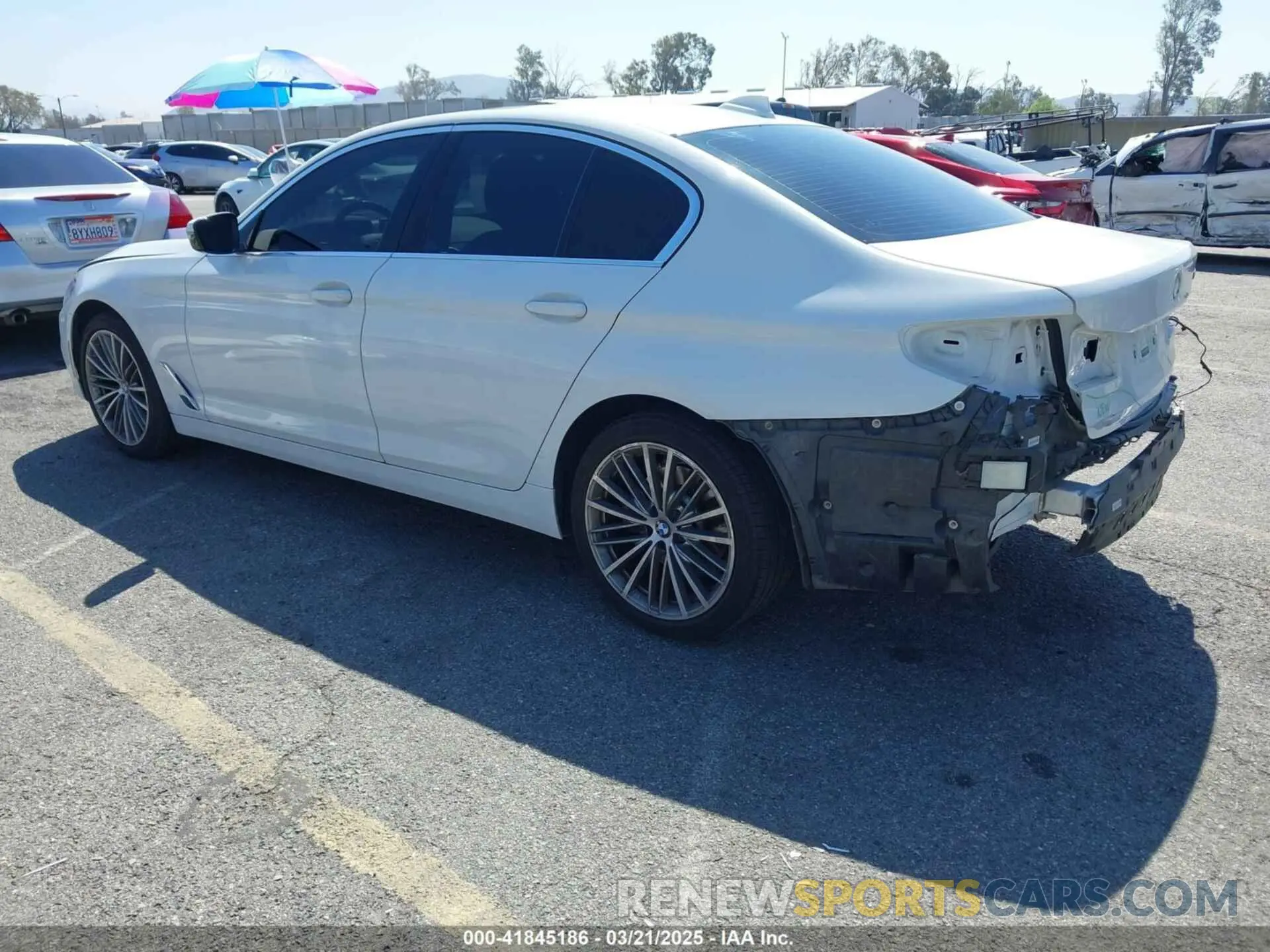 3 fotografías del automóvil dañado WBAJR3C06LCE63836 BMW 530I 2020