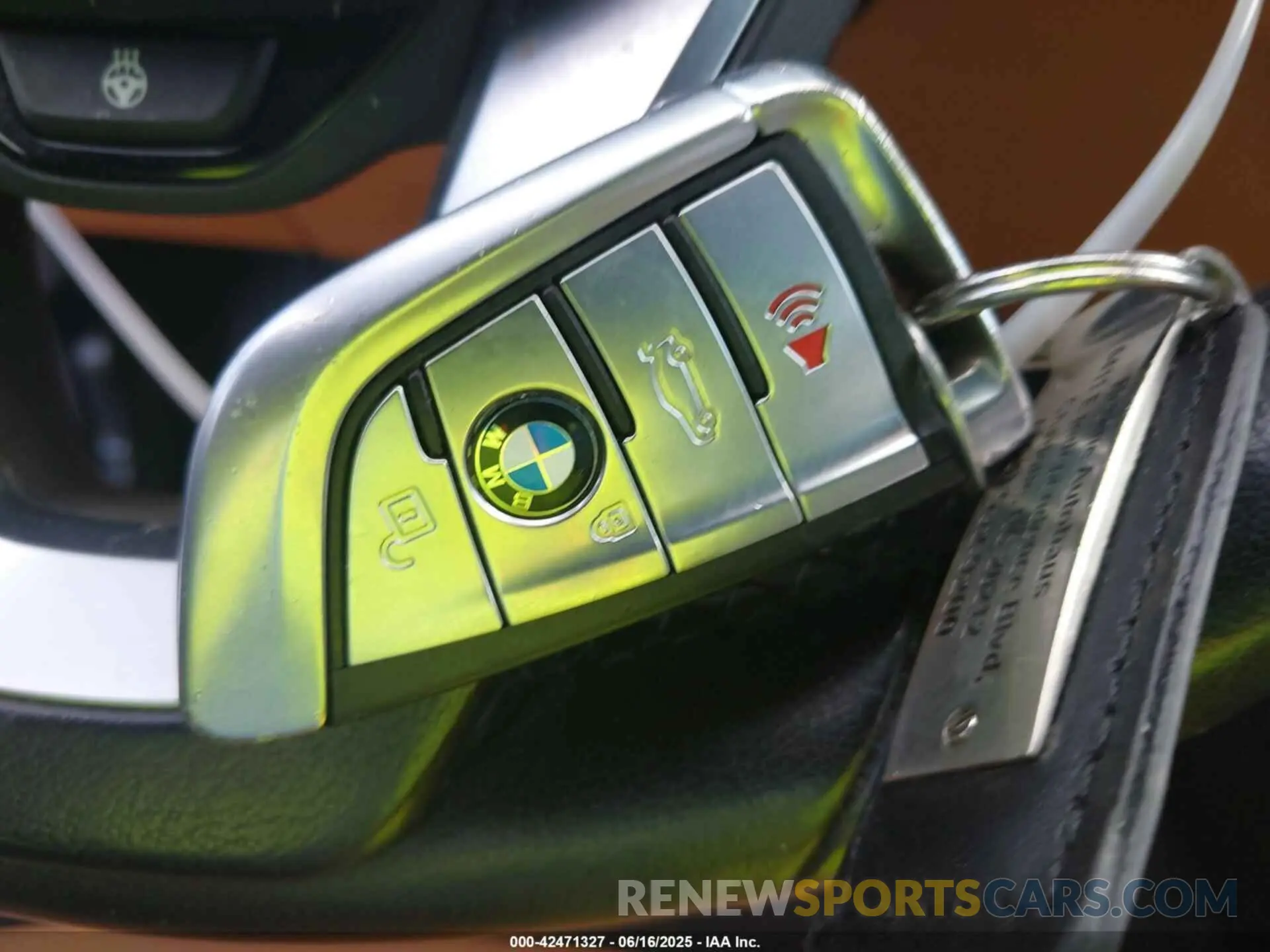 11 fotografías del automóvil dañado WBAJR7C06LWW55468 BMW 530I 2020