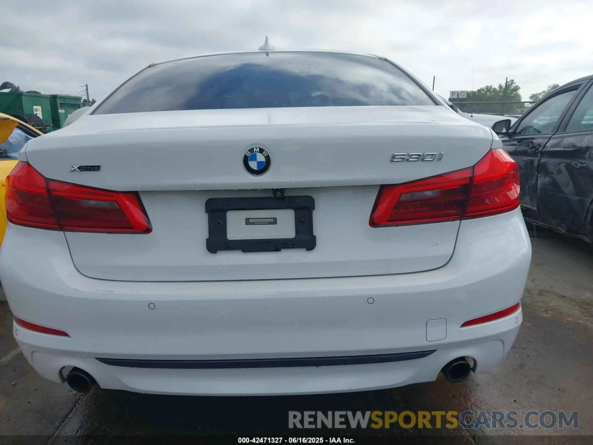 17 fotografías del automóvil dañado WBAJR7C06LWW55468 BMW 530I 2020