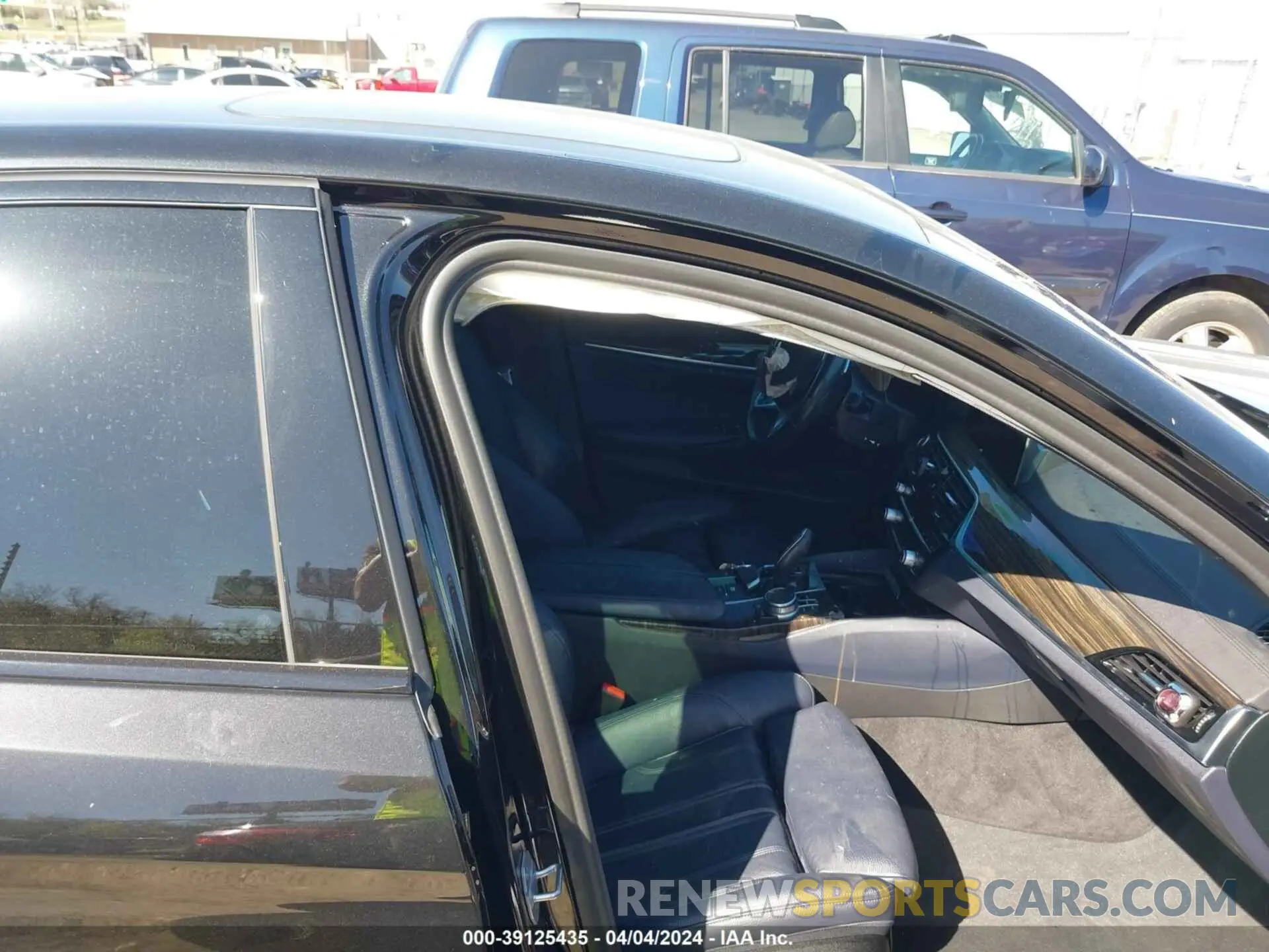 5 fotografías del automóvil dañado WBAJR7C08LCE14970 BMW 530I 2020