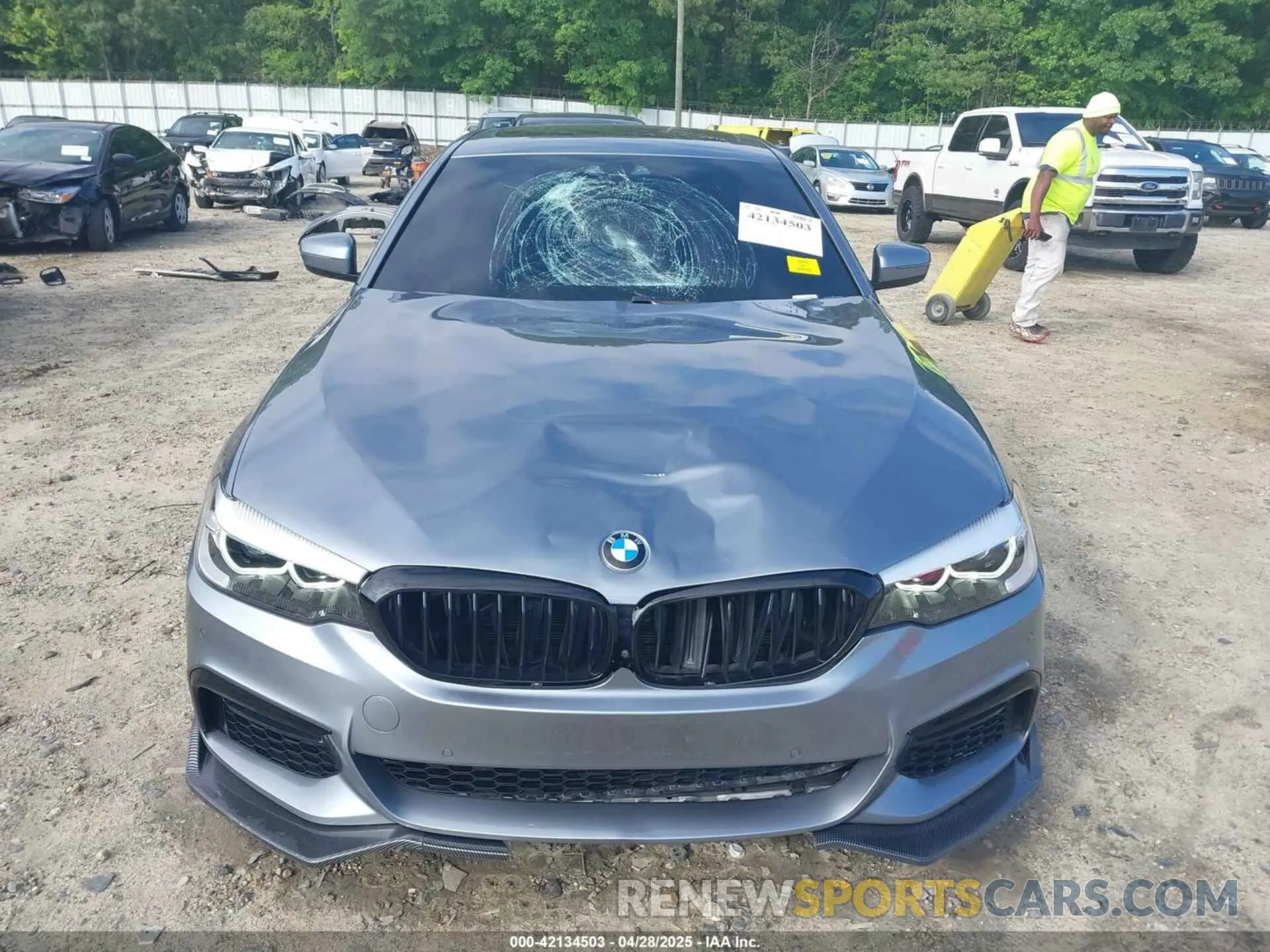 12 fotografías del automóvil dañado WBAJR7C0XLCD55694 BMW 530I 2020