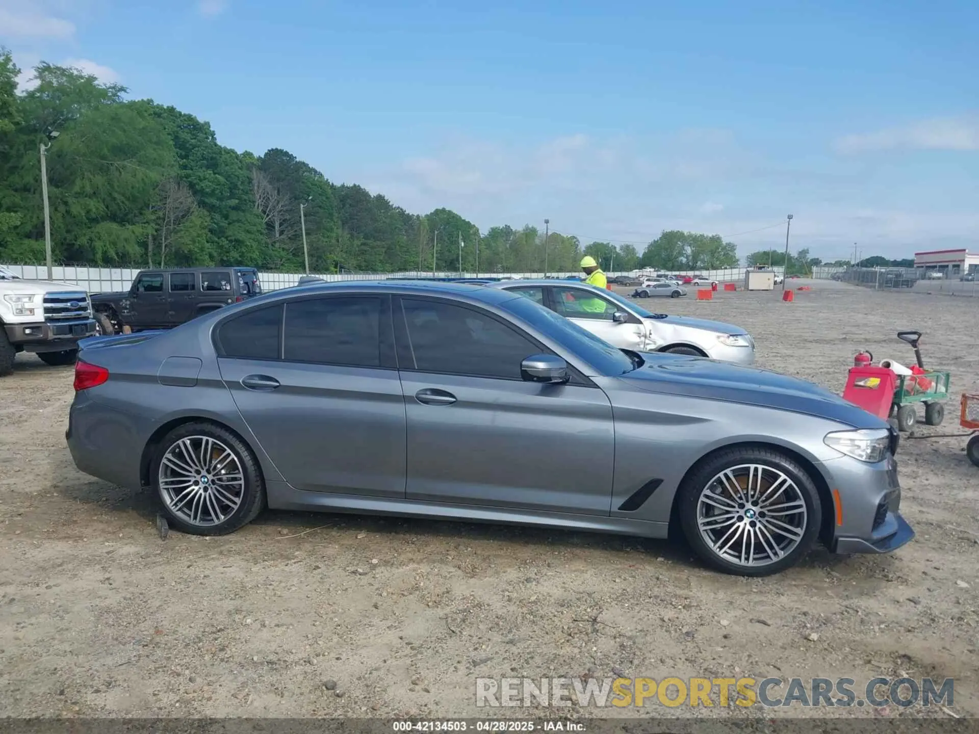 13 fotografías del automóvil dañado WBAJR7C0XLCD55694 BMW 530I 2020