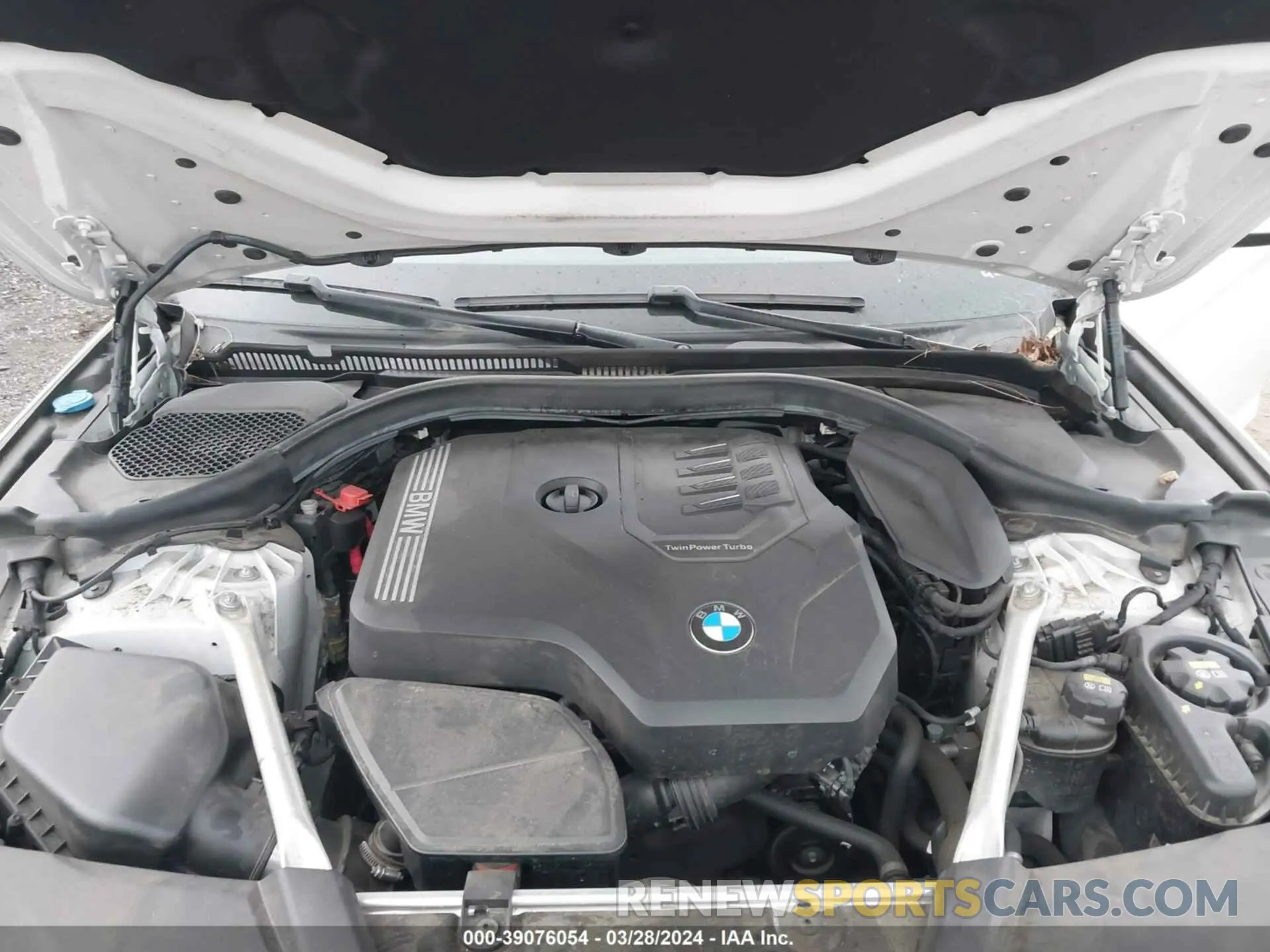 10 fotografías del automóvil dañado WBA13BJ01MCF62449 BMW 530I 2021