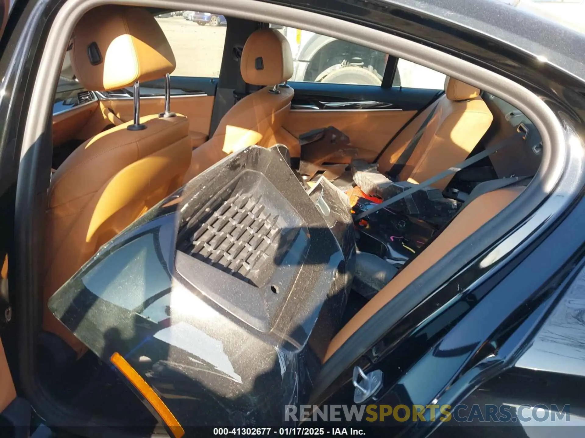 8 fotografías del automóvil dañado WBA13BJ01MWX20770 BMW 530I 2021