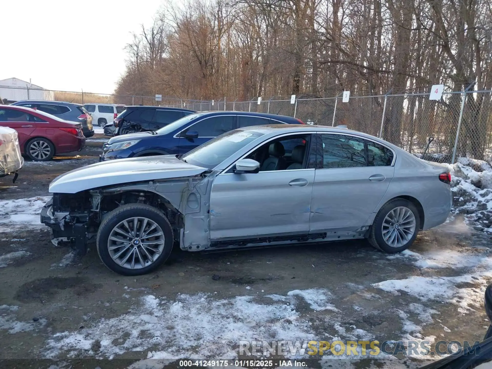 14 fotografías del automóvil dañado WBA13BJ02MWX30031 BMW 530I 2021