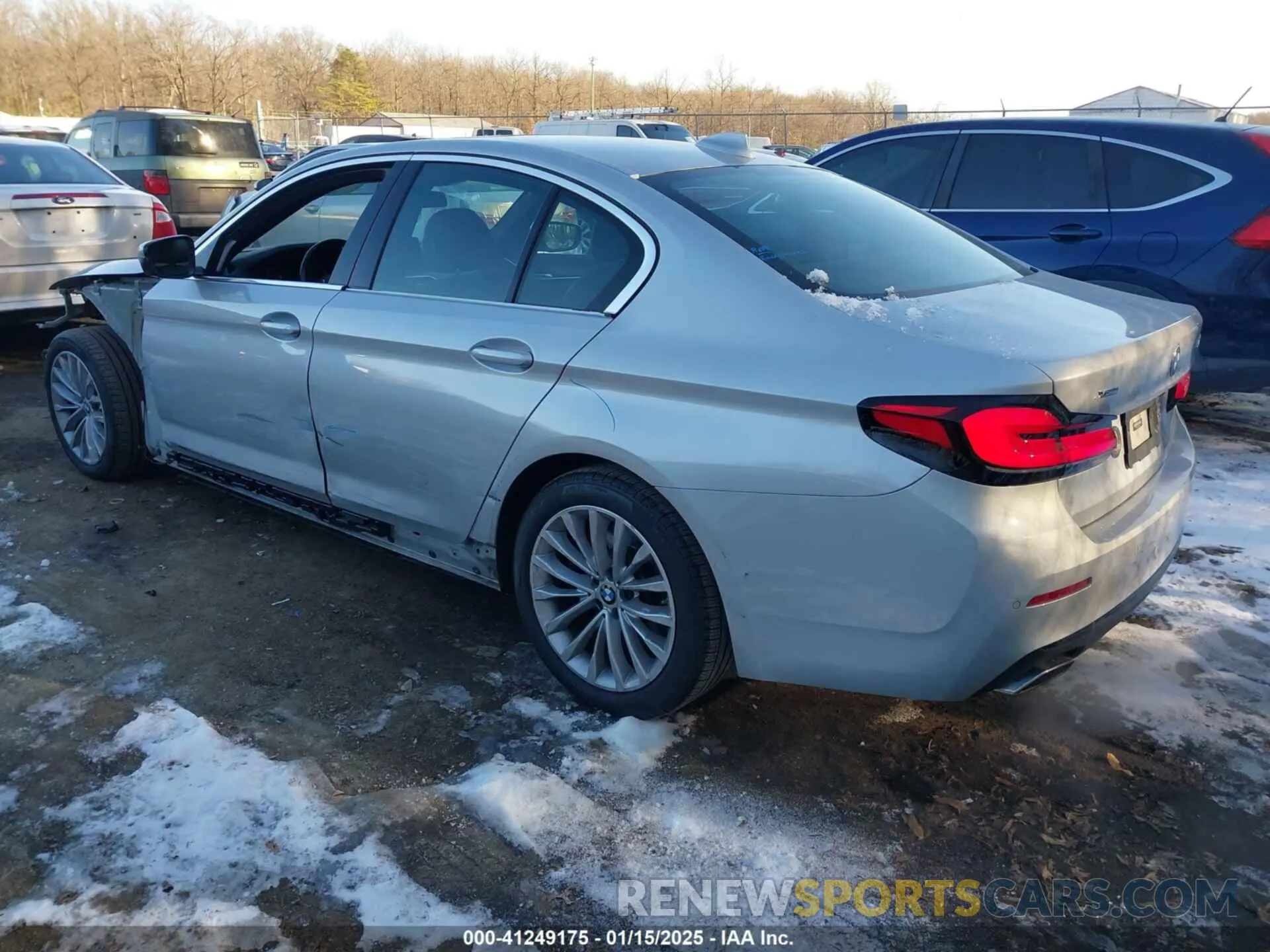 3 fotografías del automóvil dañado WBA13BJ02MWX30031 BMW 530I 2021