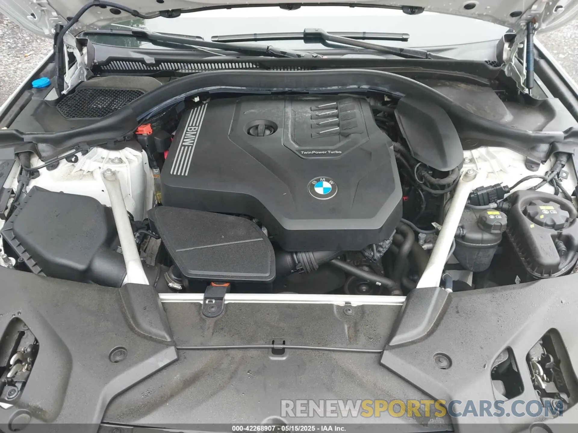 10 fotografías del automóvil dañado WBA13BJ03MCG80602 BMW 530I 2021