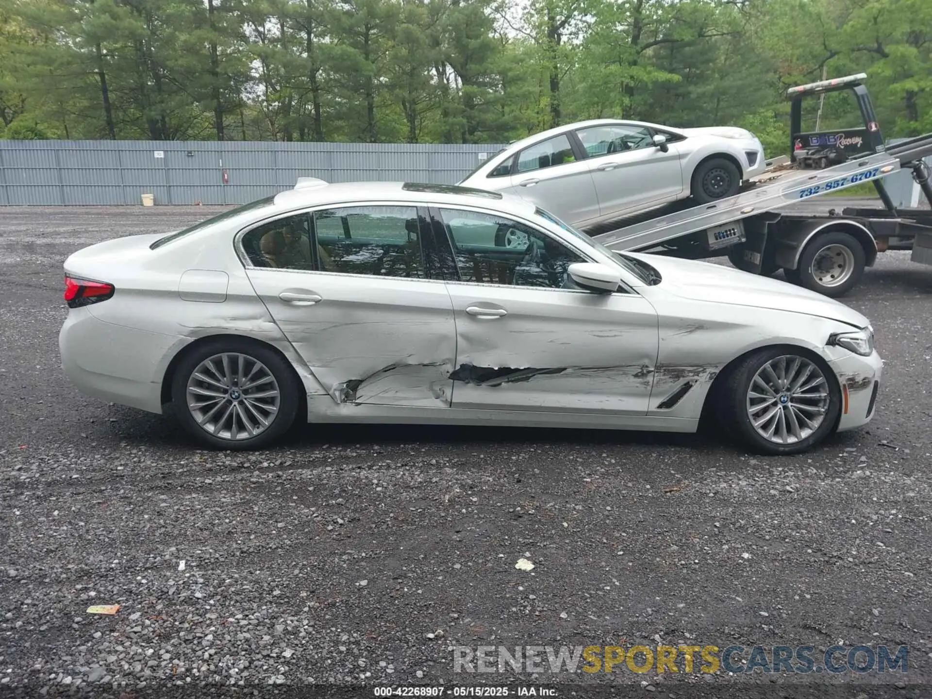 13 fotografías del automóvil dañado WBA13BJ03MCG80602 BMW 530I 2021