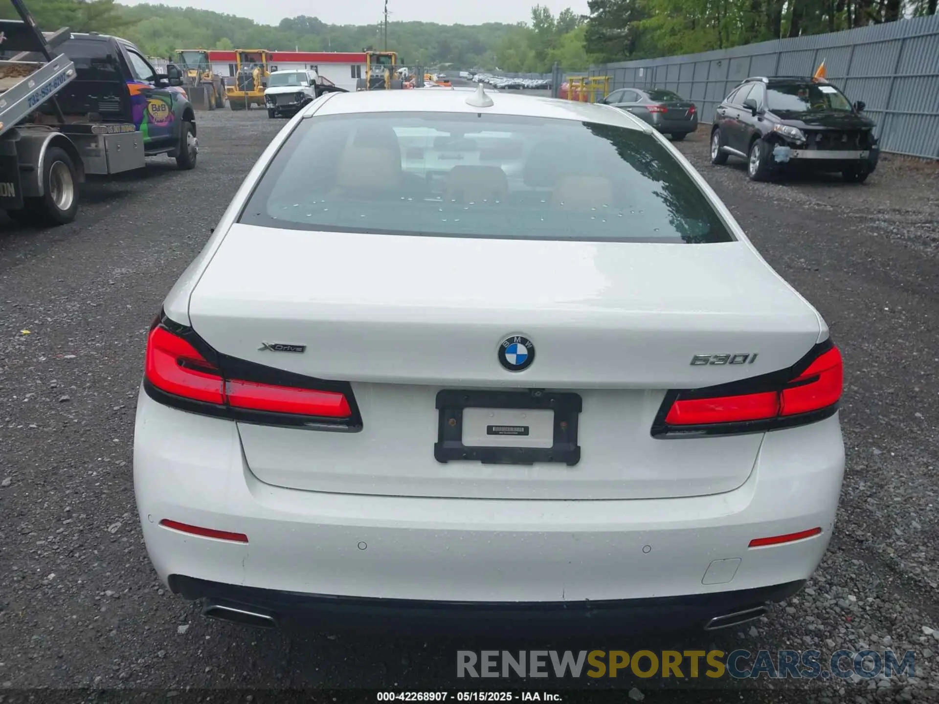 16 fotografías del automóvil dañado WBA13BJ03MCG80602 BMW 530I 2021