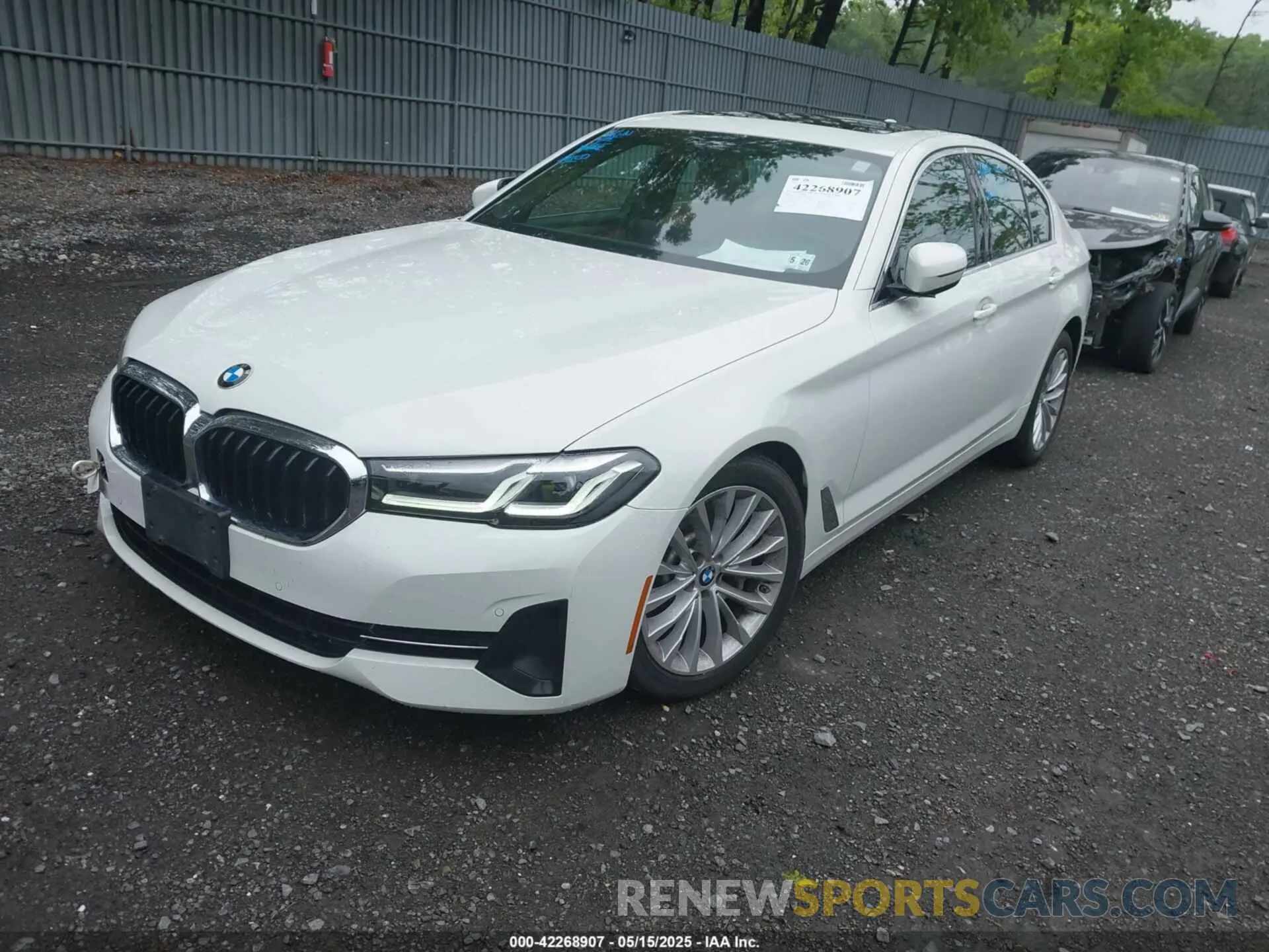 2 fotografías del automóvil dañado WBA13BJ03MCG80602 BMW 530I 2021
