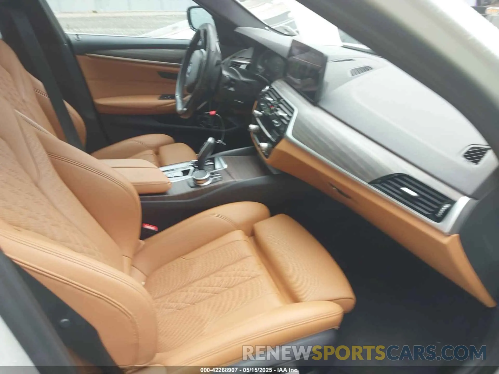 5 fotografías del automóvil dañado WBA13BJ03MCG80602 BMW 530I 2021