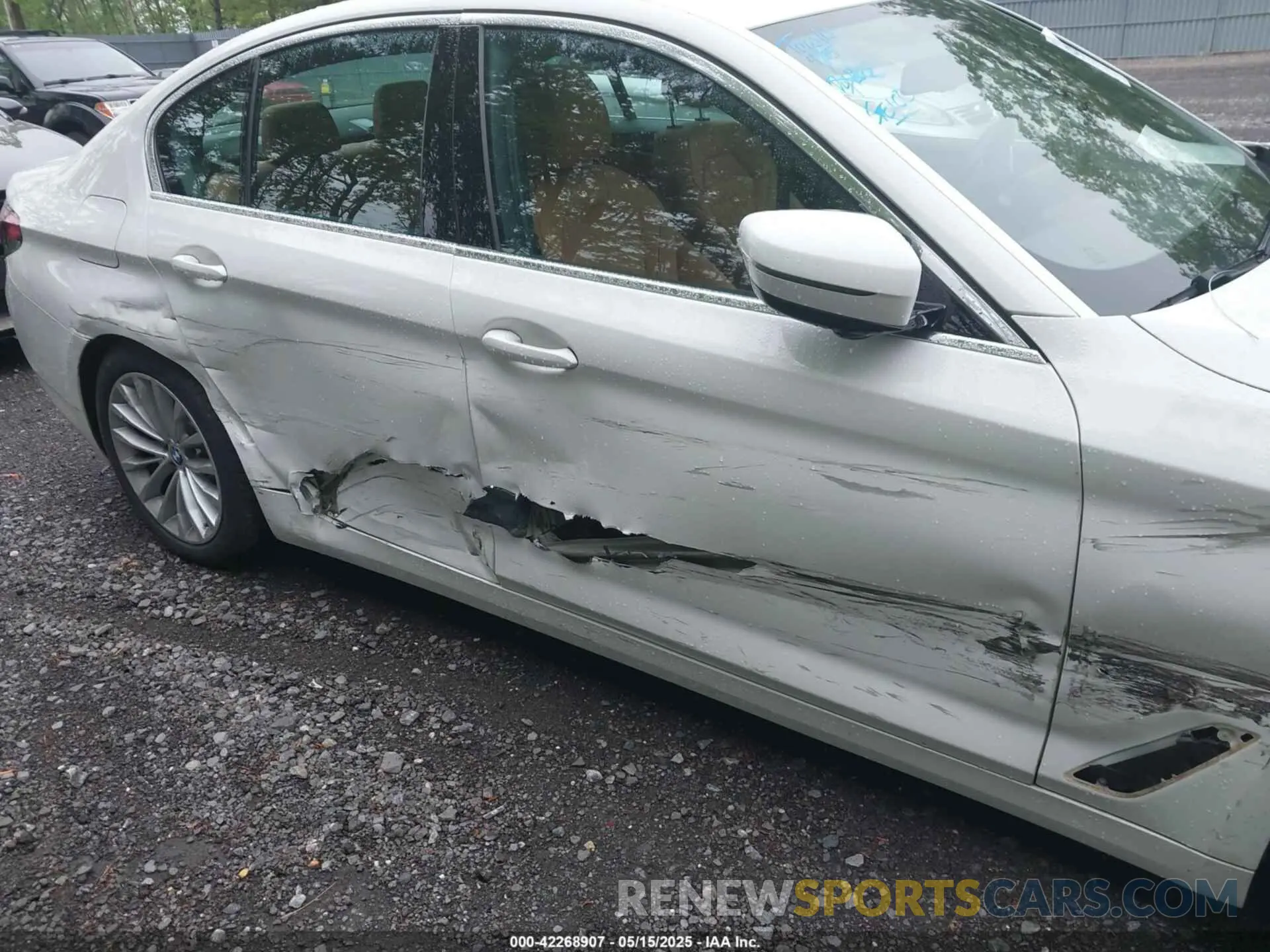 6 fotografías del automóvil dañado WBA13BJ03MCG80602 BMW 530I 2021