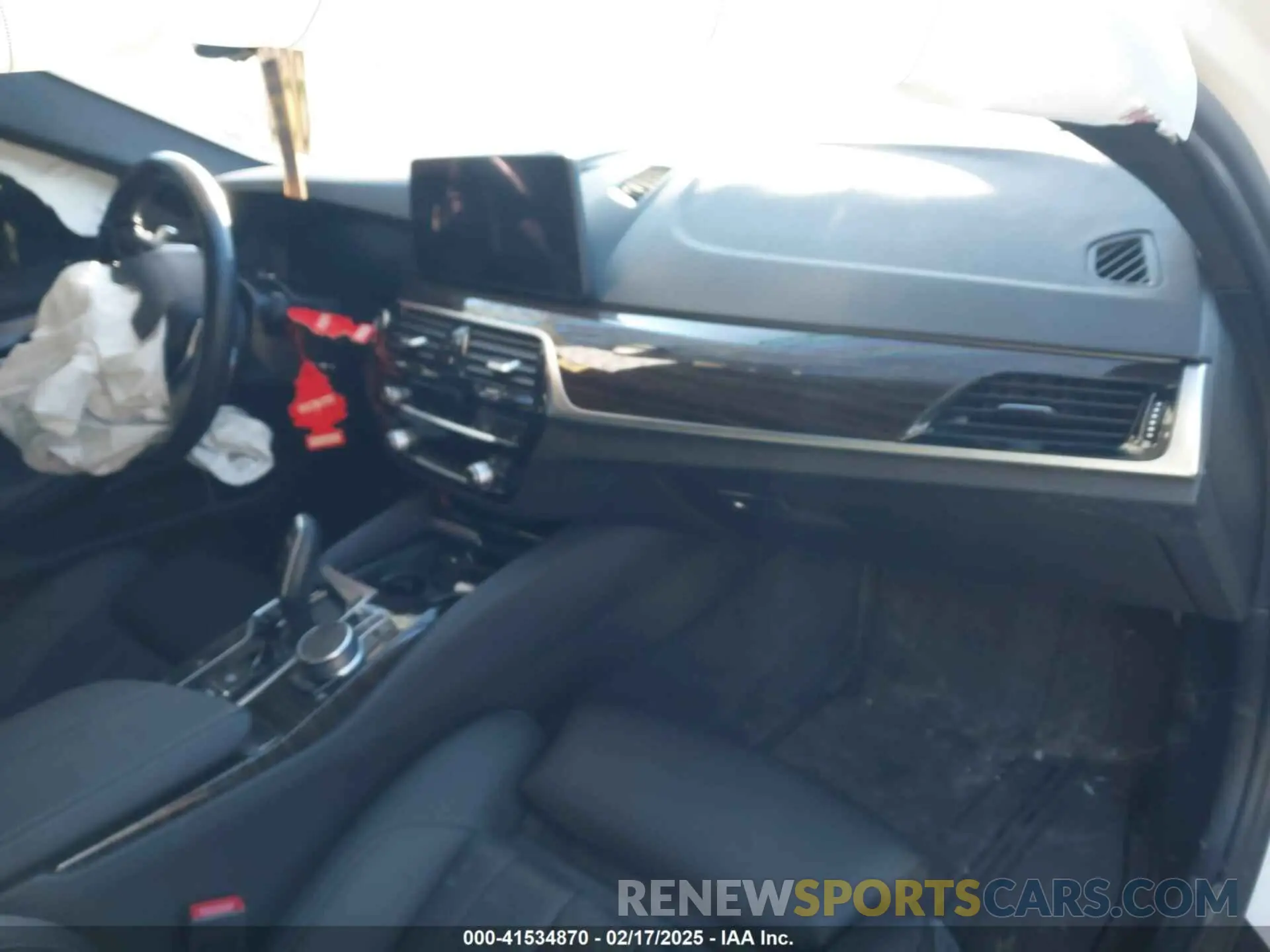 5 fotografías del automóvil dañado WBA13BJ03MWW94432 BMW 530I 2021