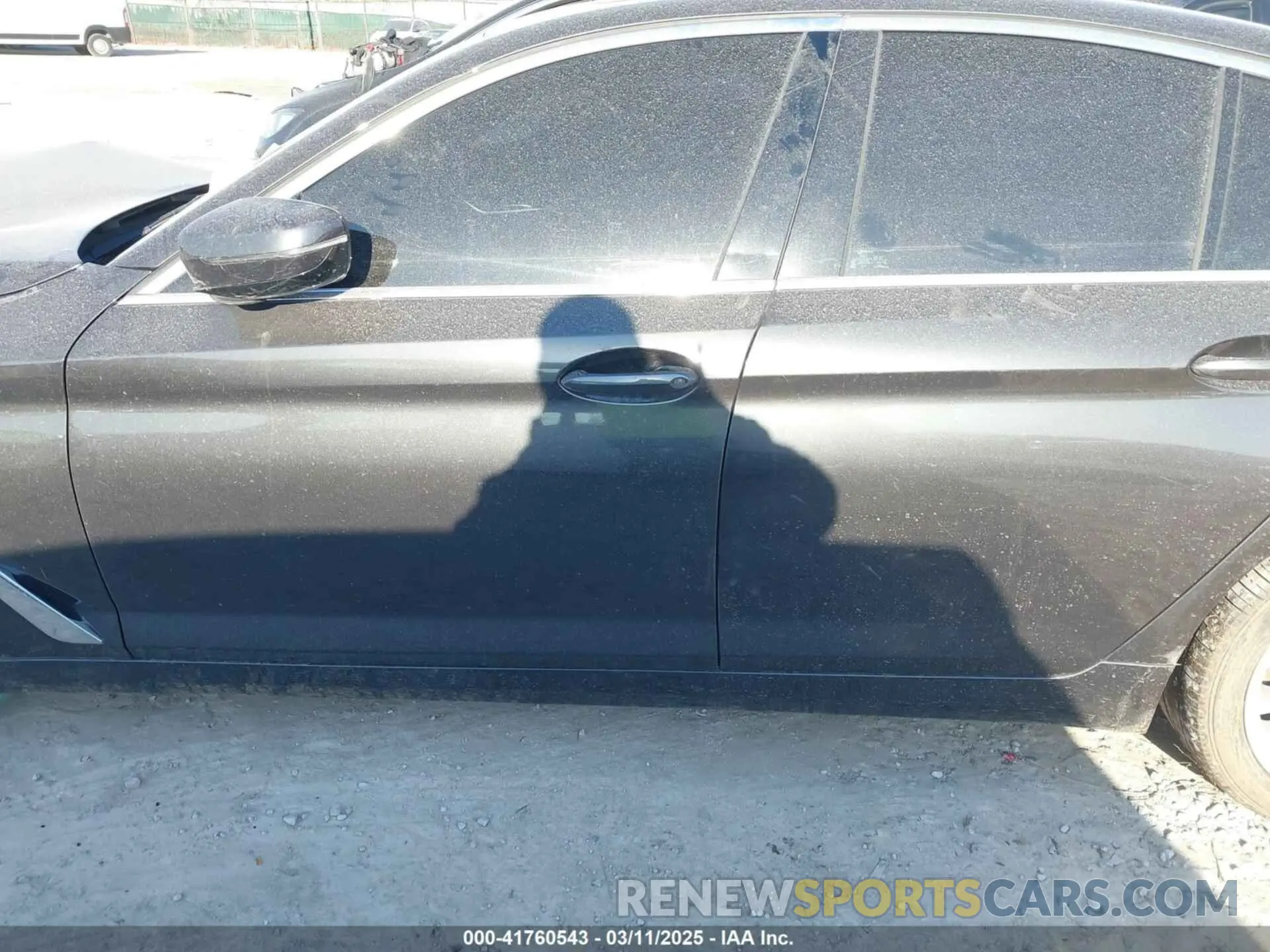 14 fotografías del automóvil dañado WBA13BJ06MCF66402 BMW 530I 2021