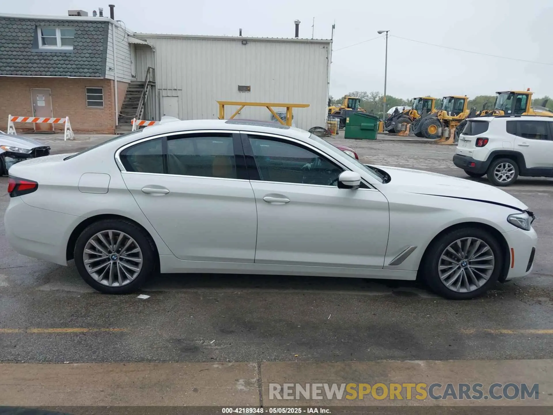 14 fotografías del automóvil dañado WBA13BJ08MCF06654 BMW 530I 2021
