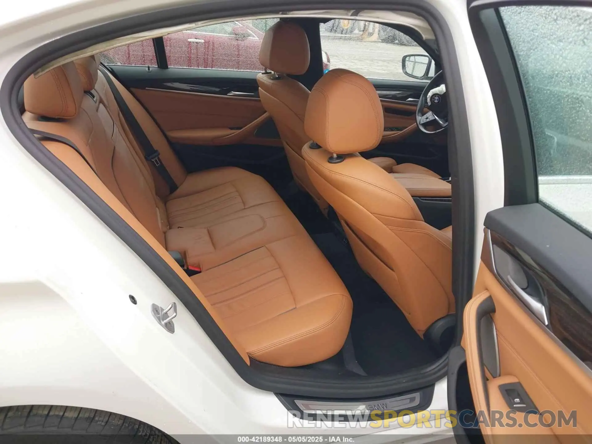 8 fotografías del automóvil dañado WBA13BJ08MCF06654 BMW 530I 2021
