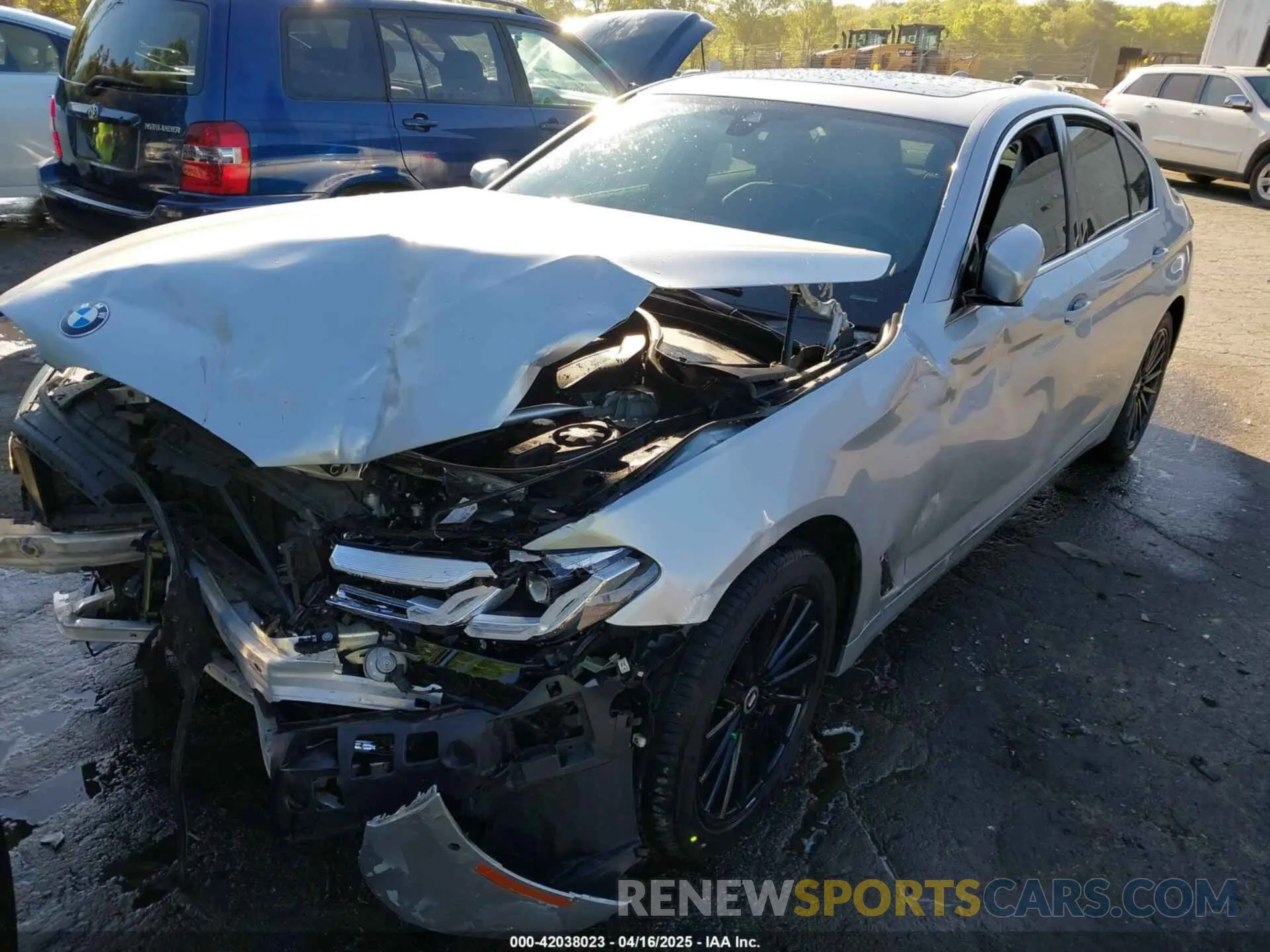 12 fotografías del automóvil dañado WBA53BH01MWX15298 BMW 530I 2021