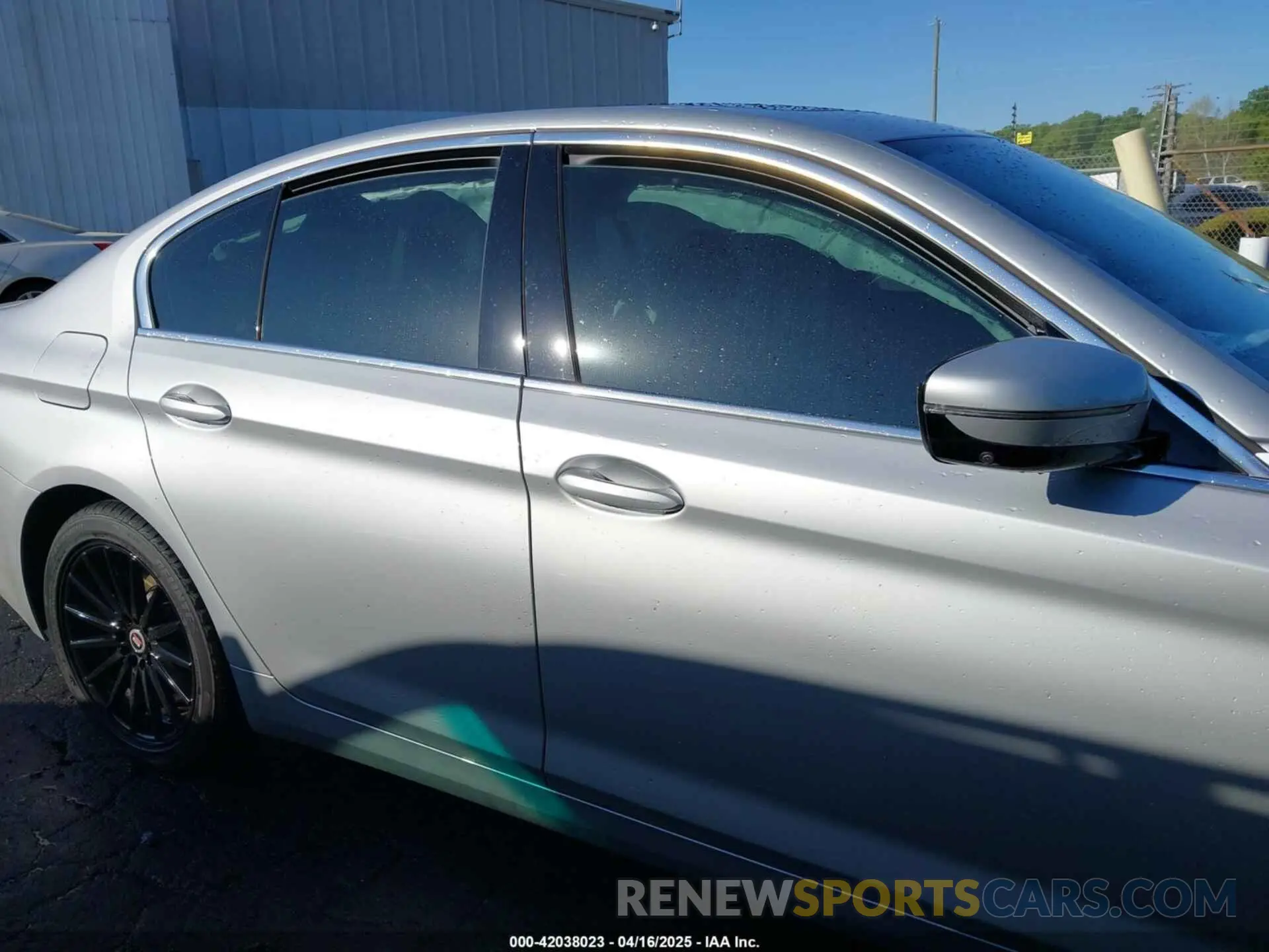 13 fotografías del automóvil dañado WBA53BH01MWX15298 BMW 530I 2021