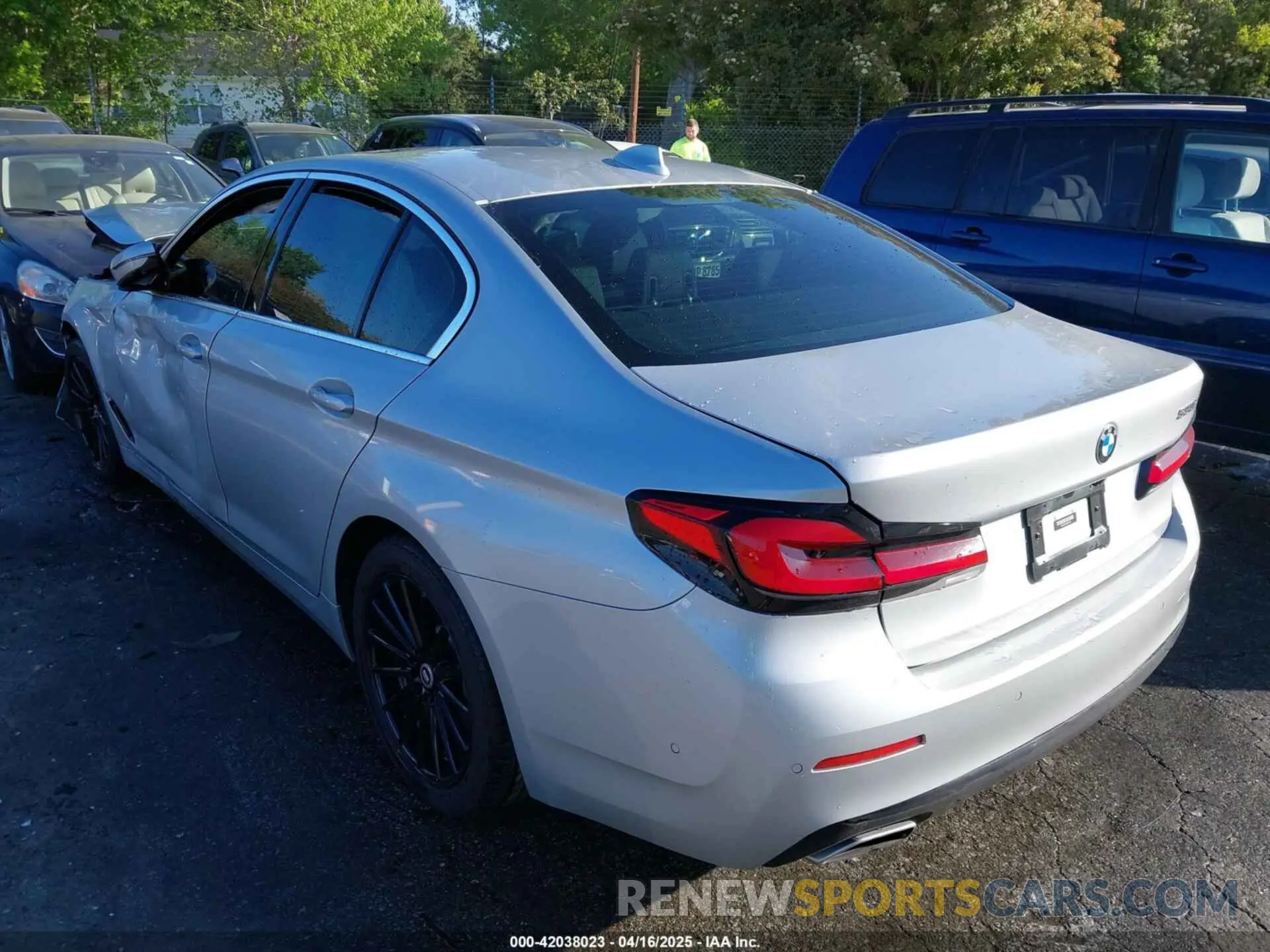 3 fotografías del automóvil dañado WBA53BH01MWX15298 BMW 530I 2021