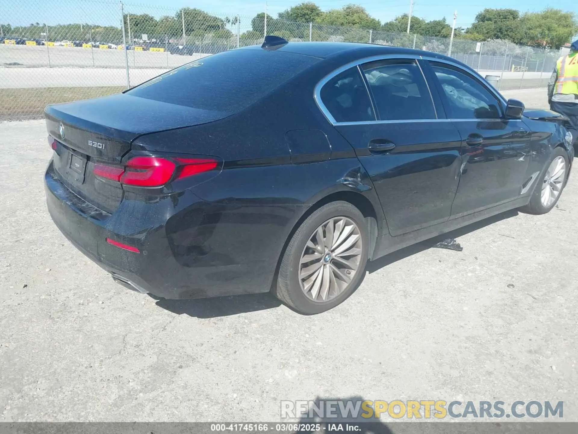 4 fotografías del automóvil dañado WBA53BH02MCF77971 BMW 530I 2021