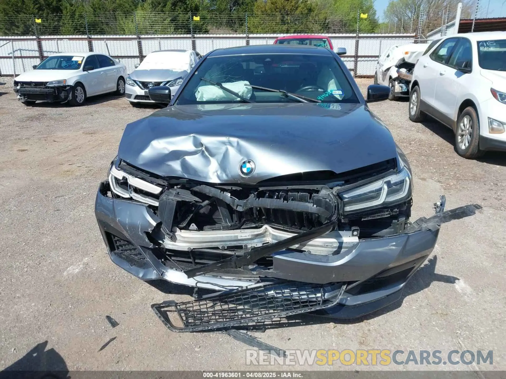 13 fotografías del automóvil dañado WBA53BH04MWX16672 BMW 530I 2021