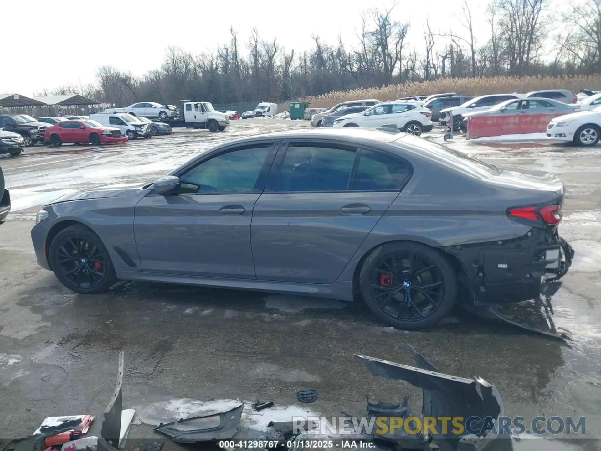 14 fotografías del automóvil dañado WBA53BH09MWW97147 BMW 530I 2021